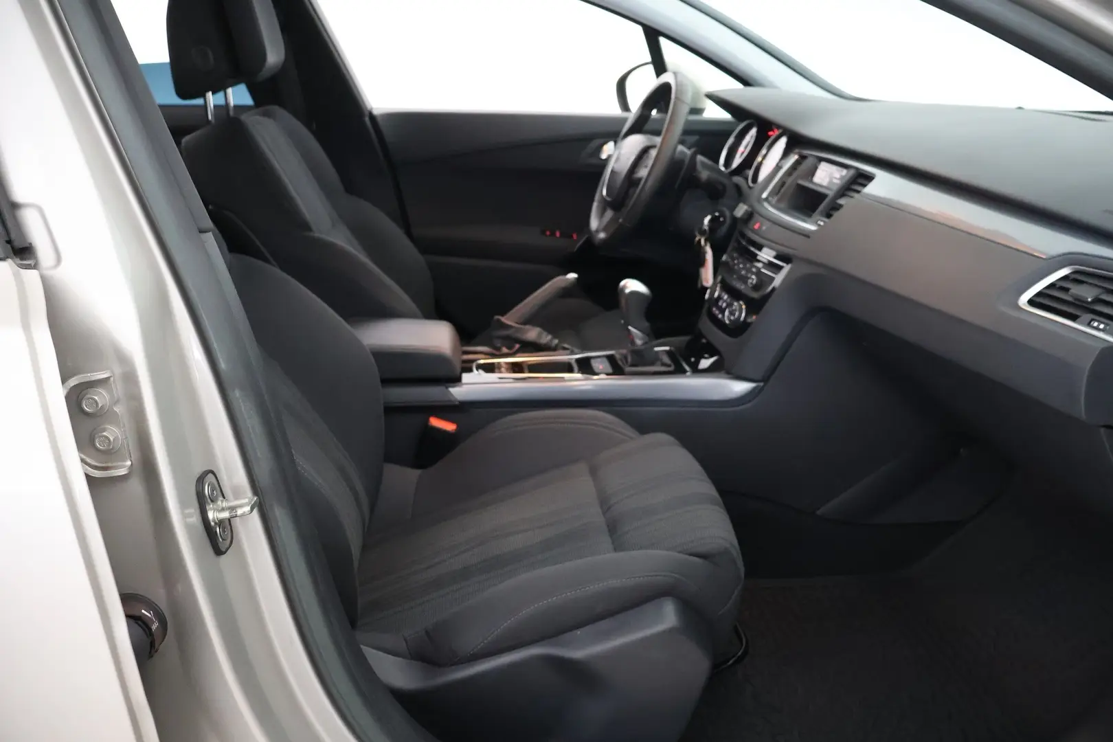 Car Image - 7cUaBEUeztWjehVCe4nRNX