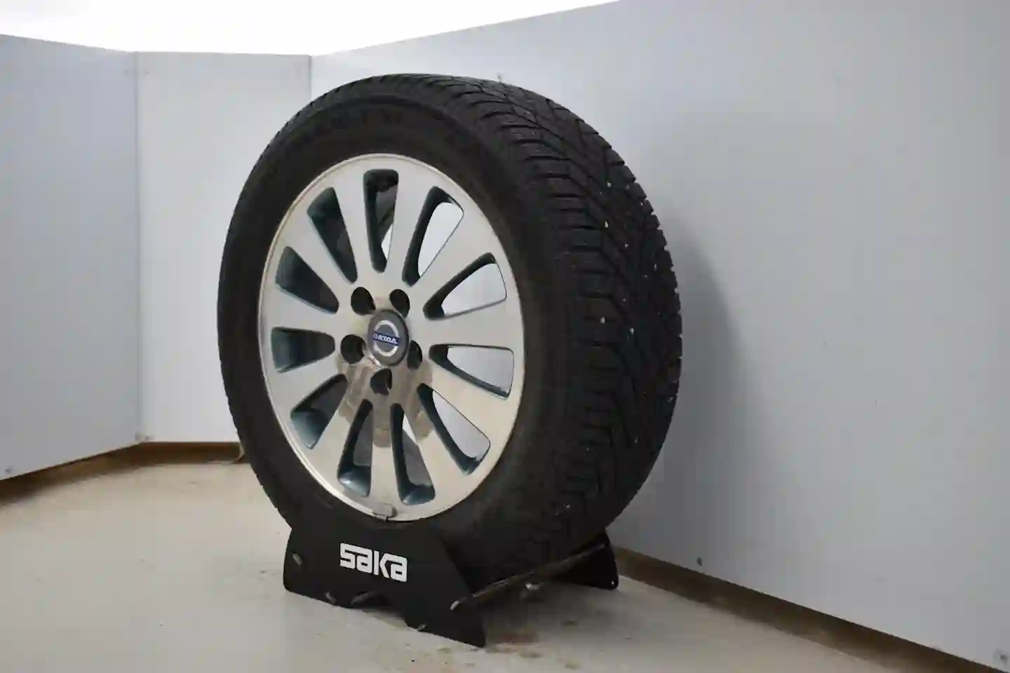 Car Image - ACpPtc6eSuzSezPypMKgg