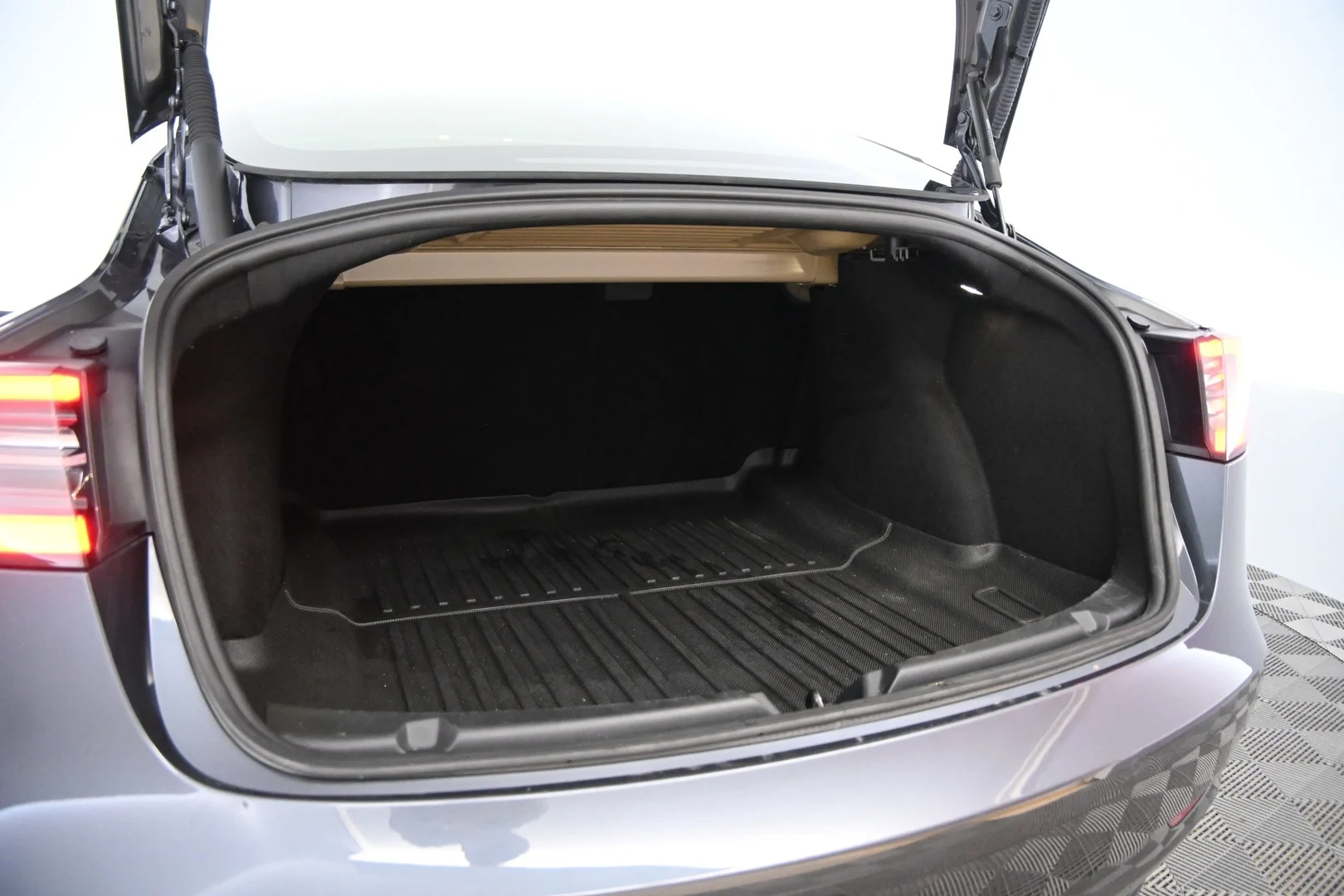 Car Image - 7uVlfYOPZ25nZFZF5Eo6dg