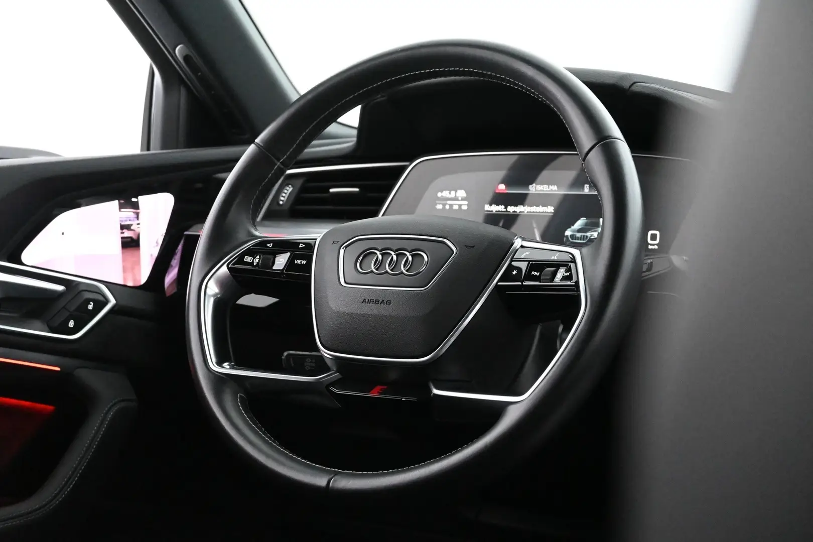 Car Image - 6E8VGmBzF9pgoyVEpYvRcu
