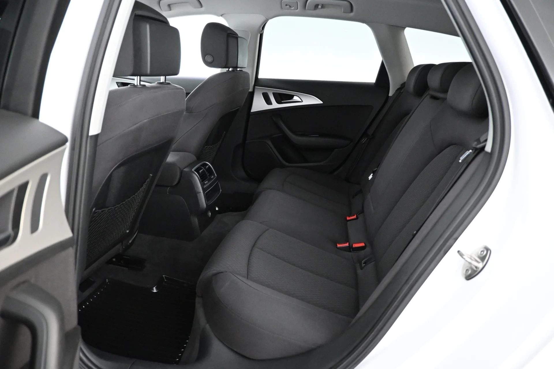 Car Image - 5q79eVewwcxP6mdANKC7FS