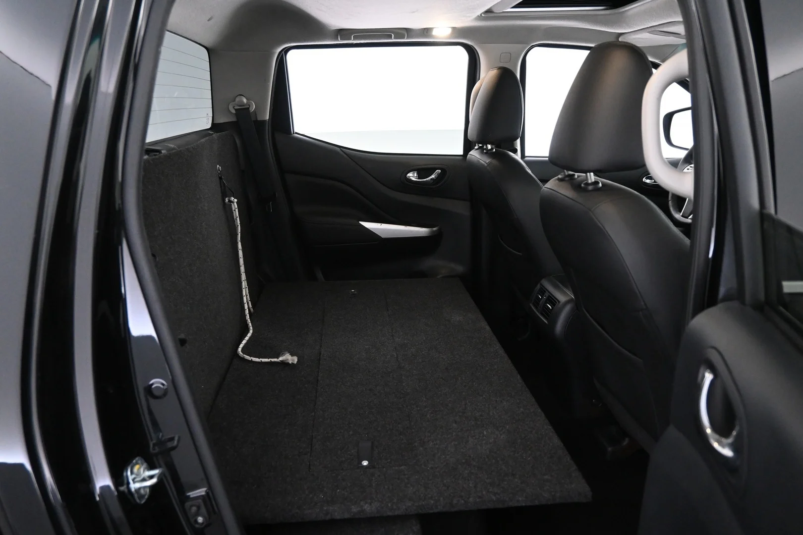 Car Image - Ox5wyL46lNsxcHFbN6mFx