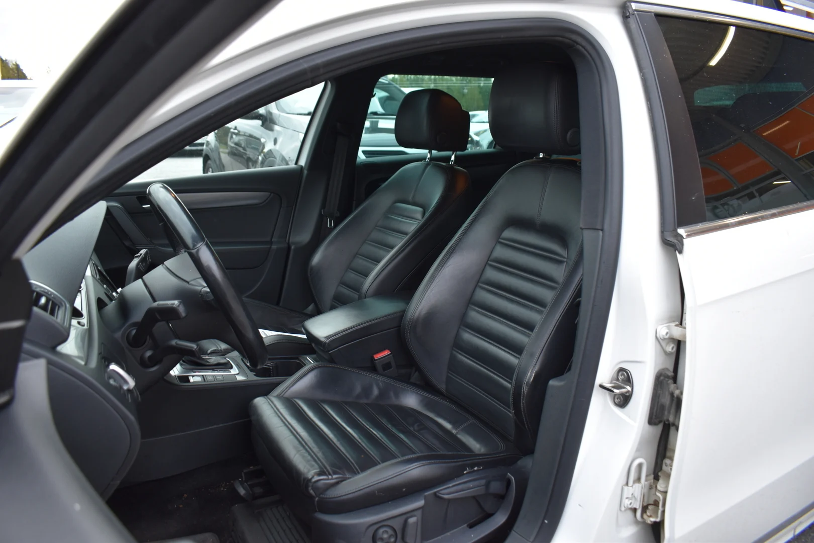 Car Image - 4lgjOMDUiNJ3evw9sBf52g