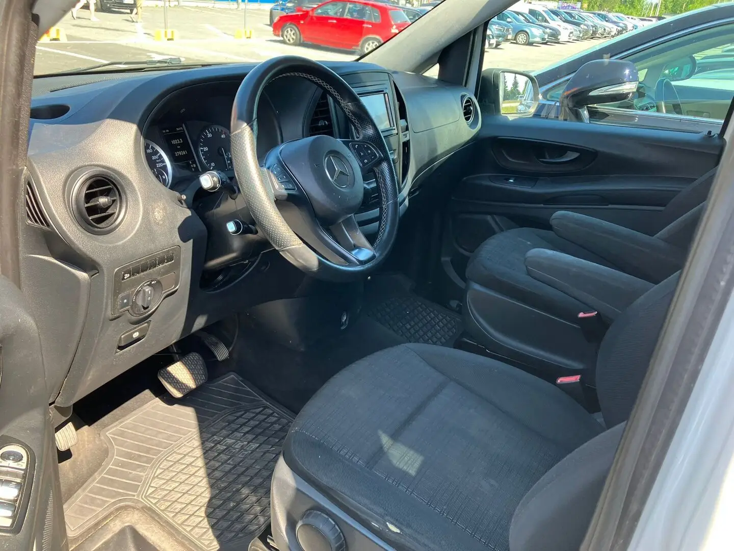 Car Image - 2QUZE6mi7fd2dArnwSu5vM