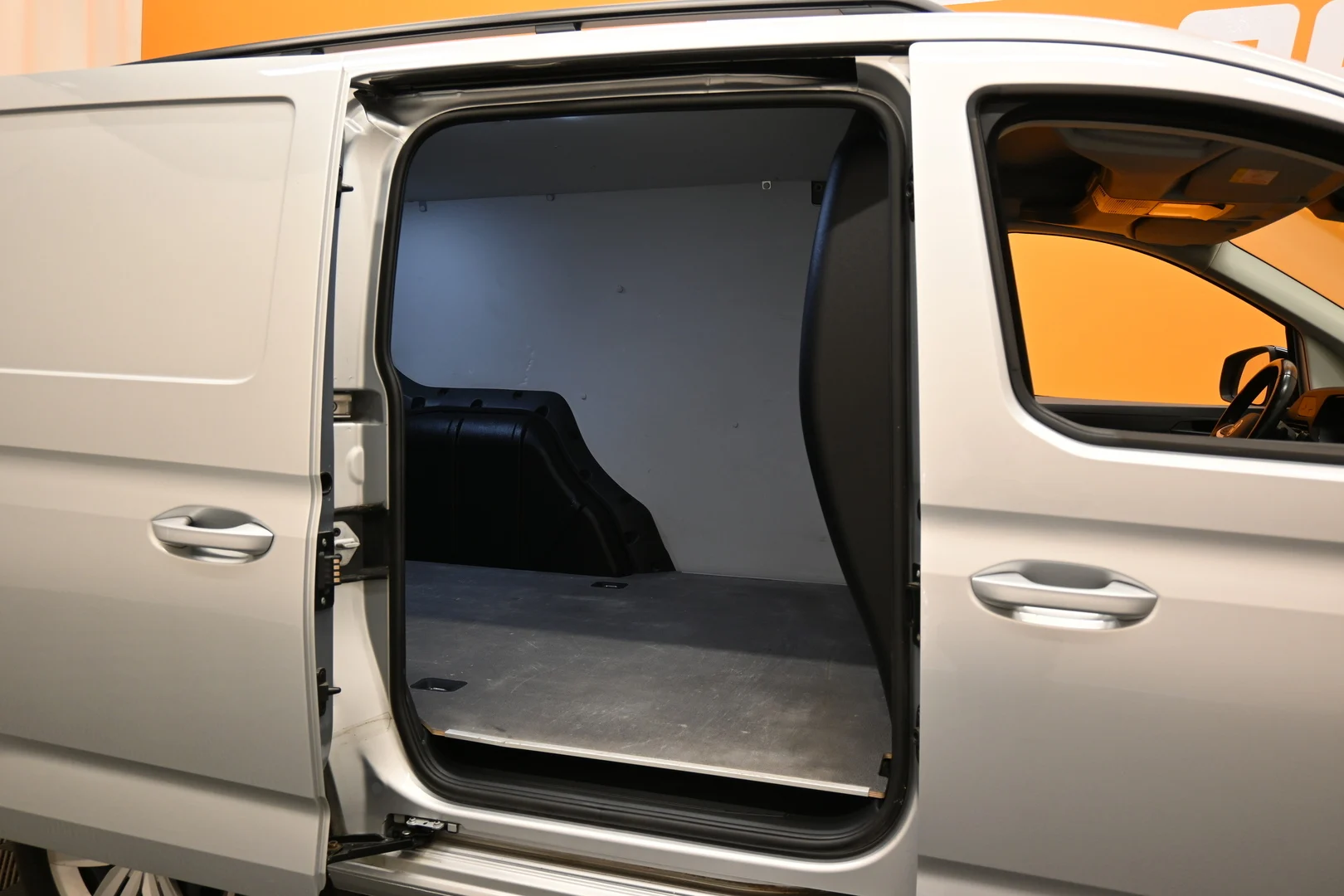 Car Image - 3Eq8y6hGiSxZAMqWzkRJxM