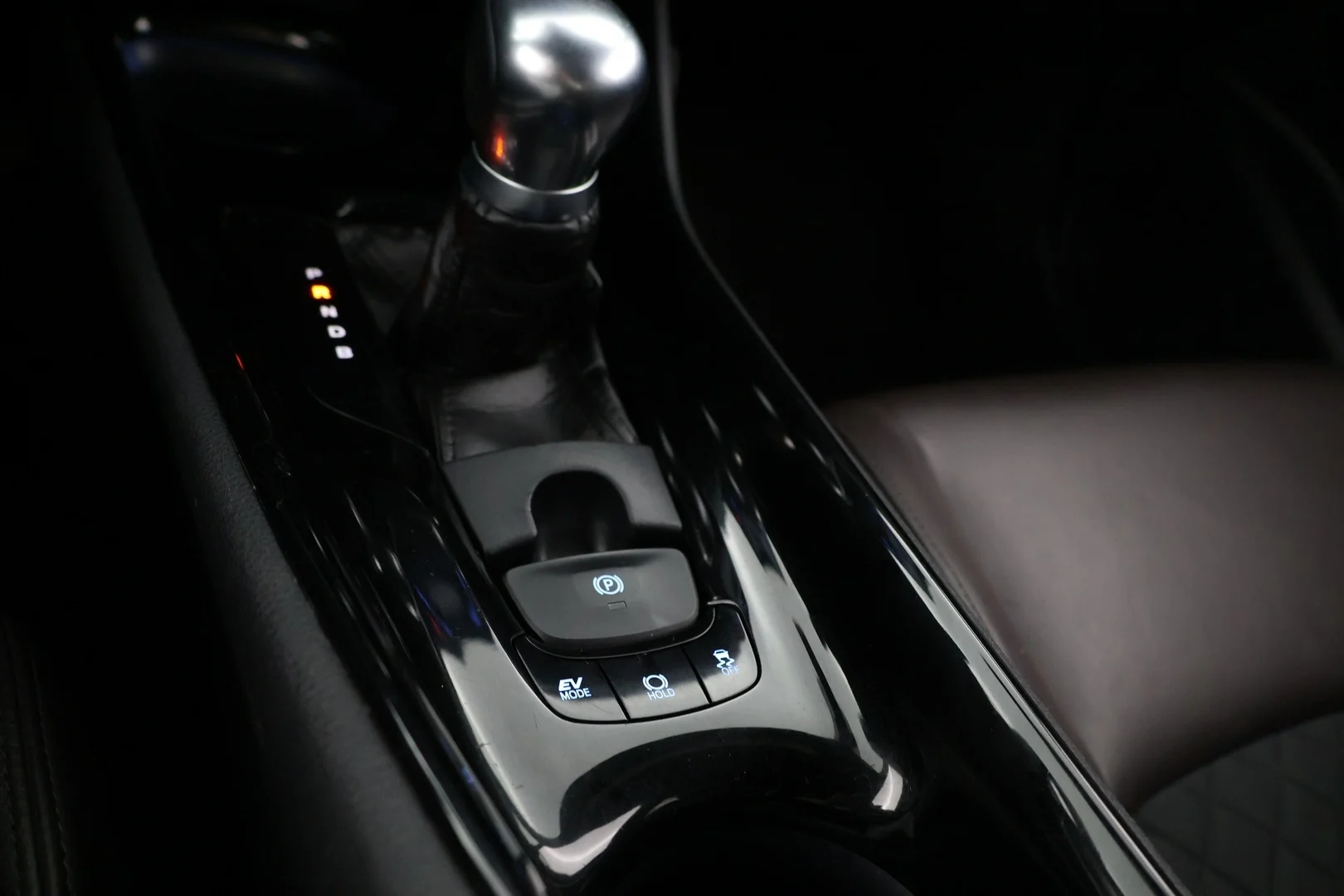 Car Image - w2AOy3omvNJ0c2dxHqdAF