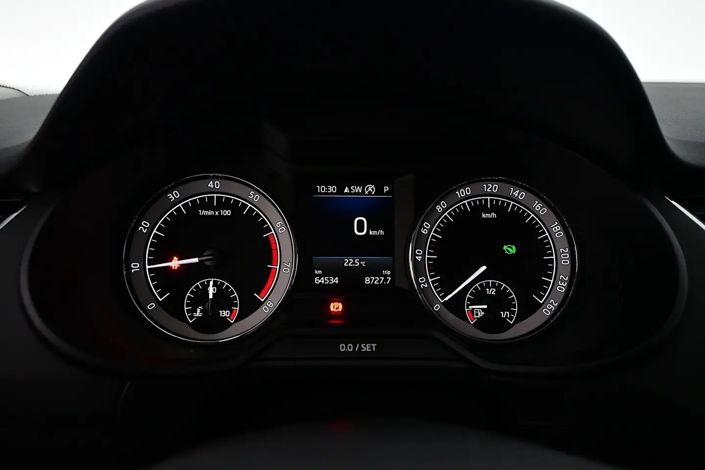 Car Image - Iy3yJM8V4h9xhr17REdd4