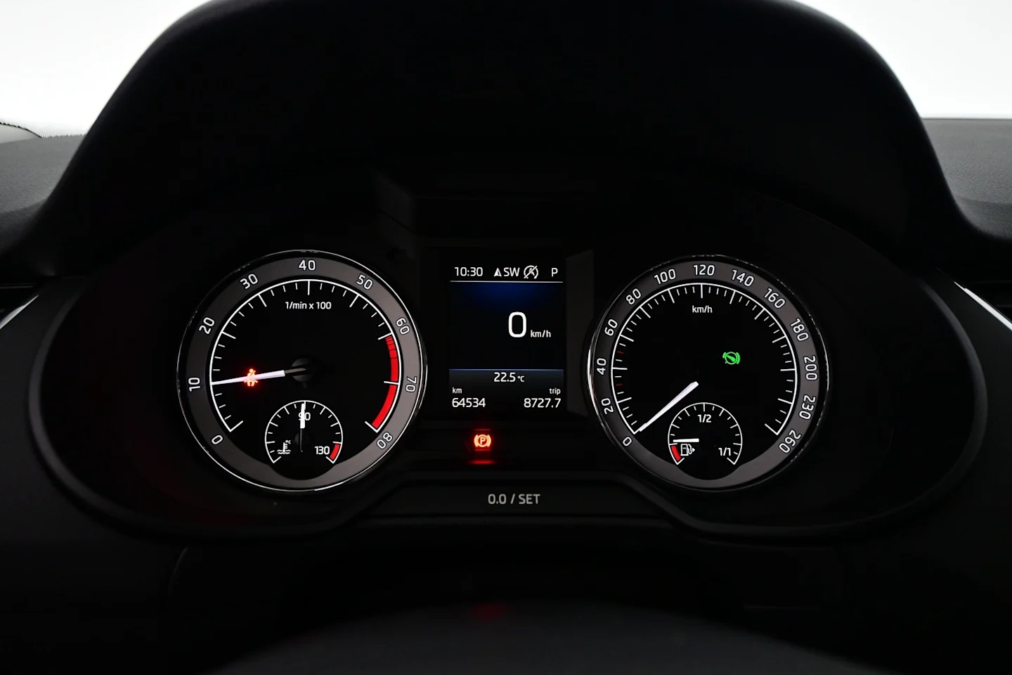 Car Image - Iy3yJM8V4h9xhr17REdd4