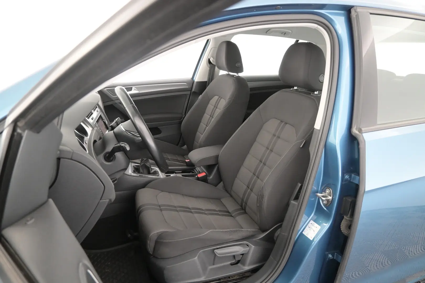 Car Image - 4lvWSzffC6HlW5YYu5w2St