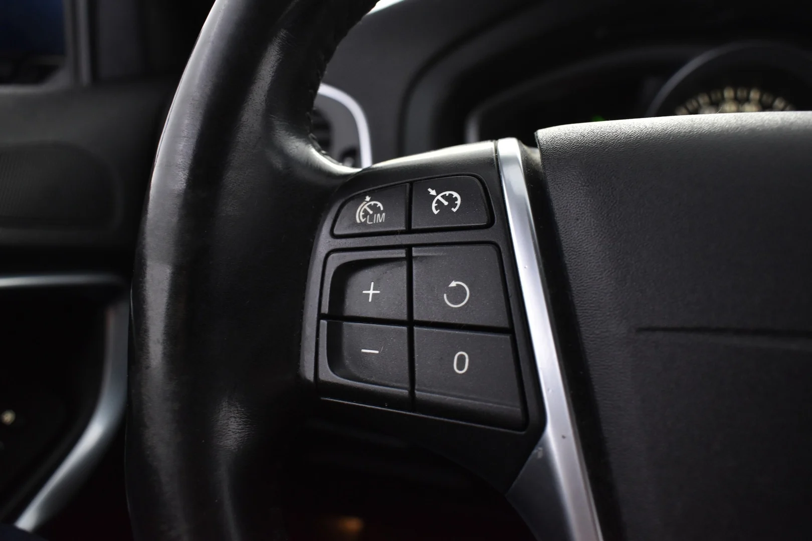 Car Image - 74Agym7sfezqJhBy9GjRGw