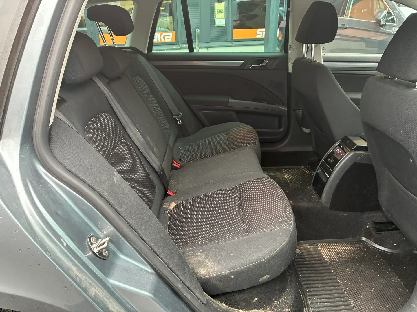 Car Image - 3U5rA9huMUjshNCUg4llmI