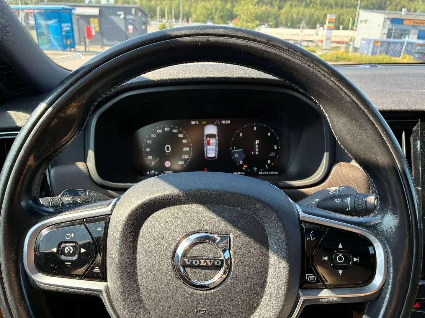 Car Image - 3T0sFh1n7b3w01yjoACsMB