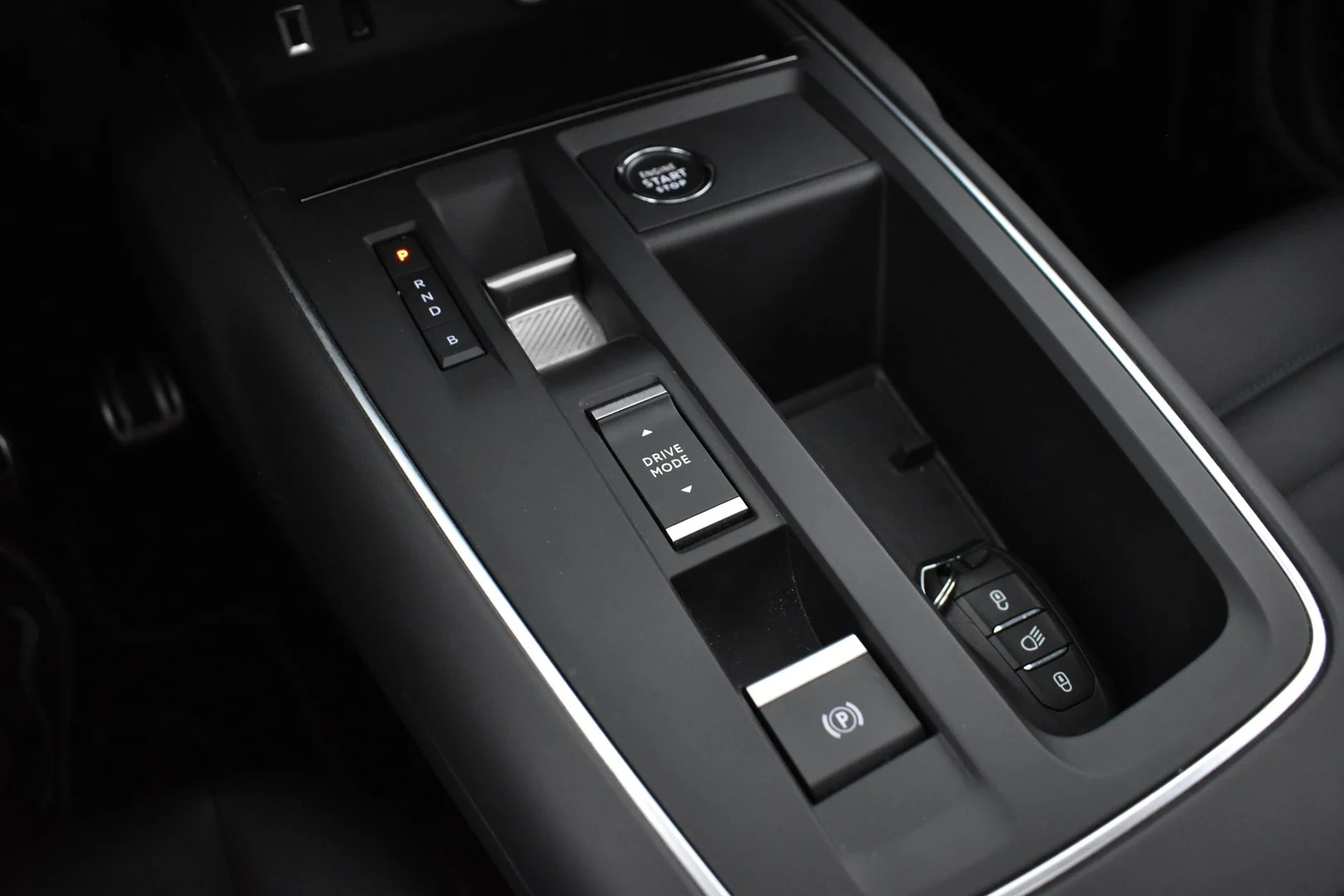 Car Image - 6VvWE0EyQzjqMV9R024MNB