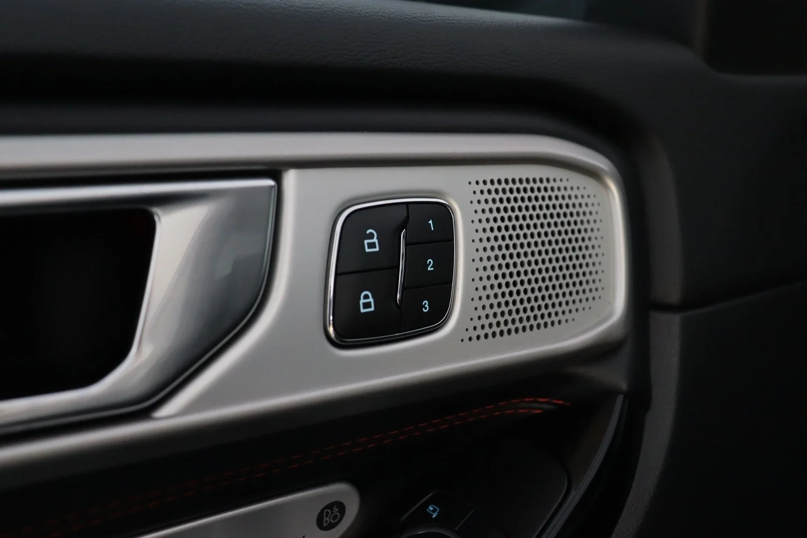Car Image - 4SaFwv2mmjOsYyGctYamsr