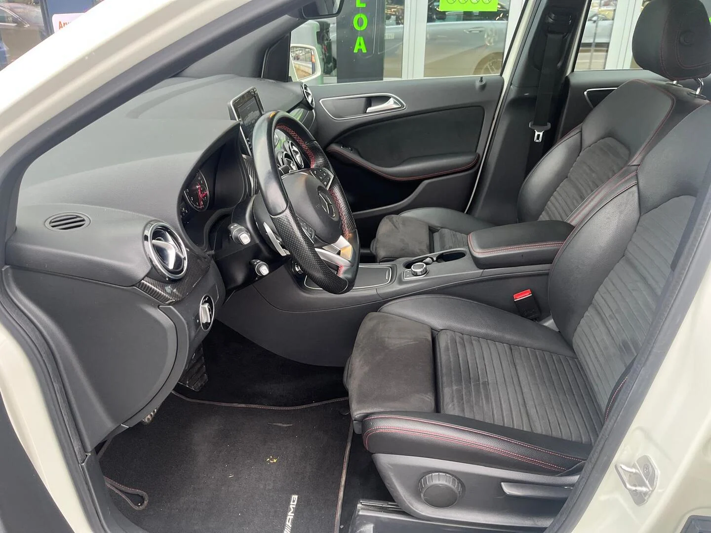 Car Image - 4DLZpW0ZOsKtf0oaGRj1Wb