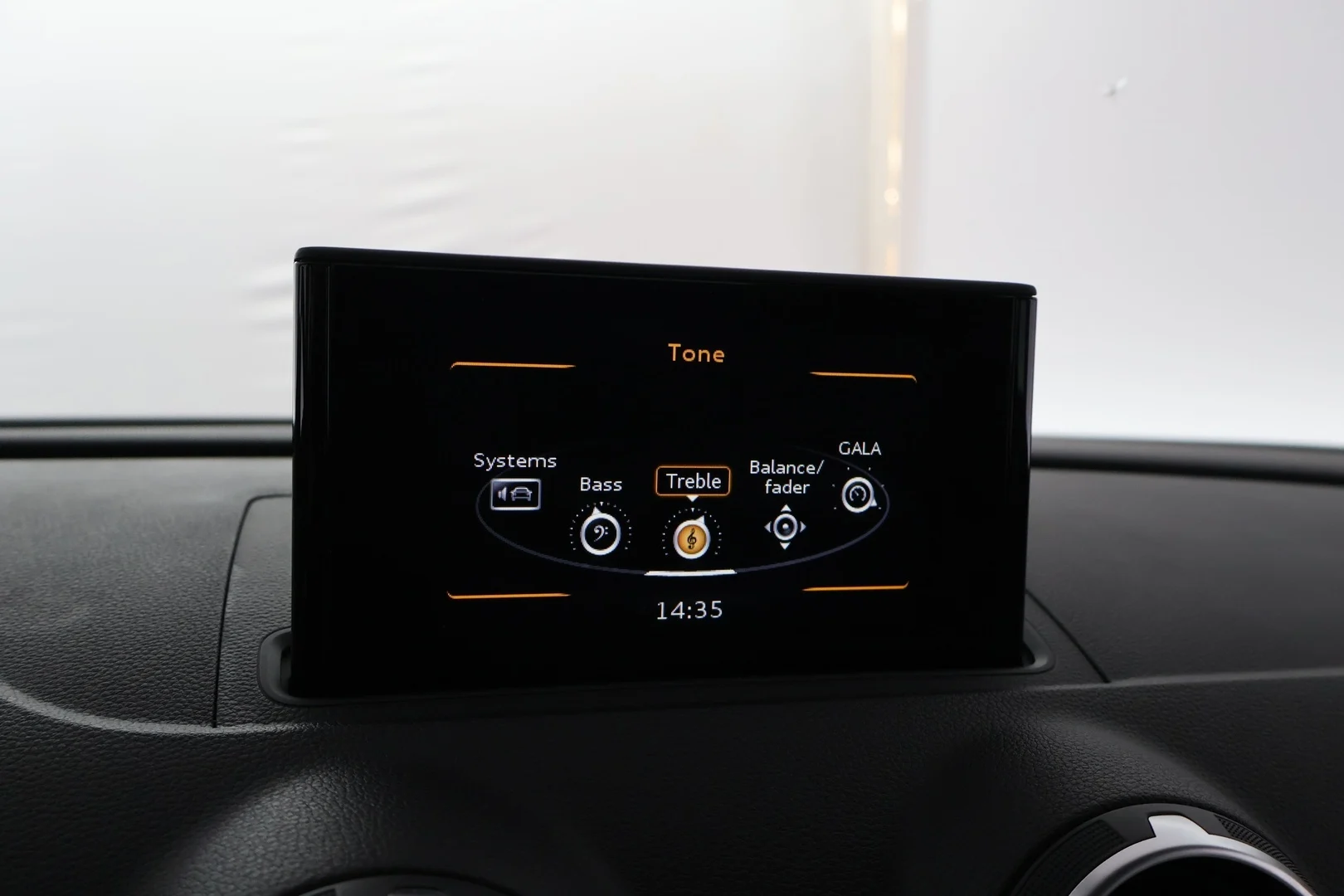 Car Image - W2nxGH5pTogrAjWDQwX2O