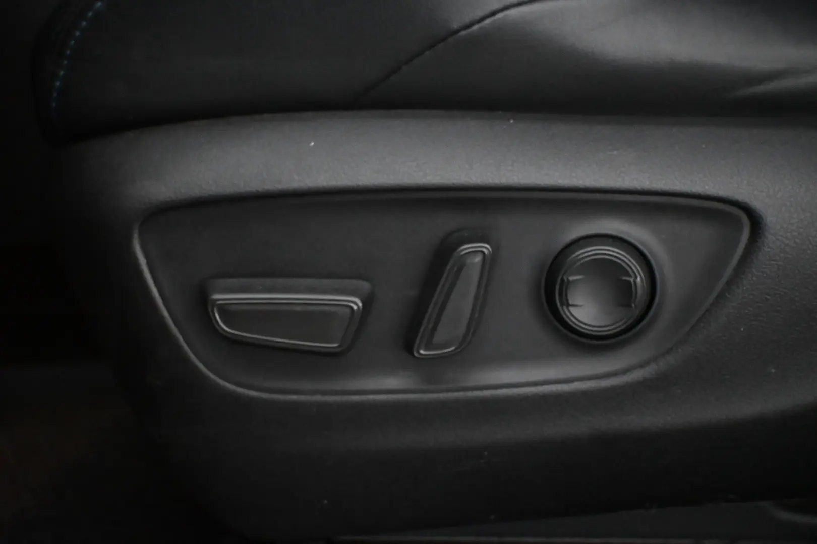 Car Image - 5ttHdX0whO6d6u9RK33l3F