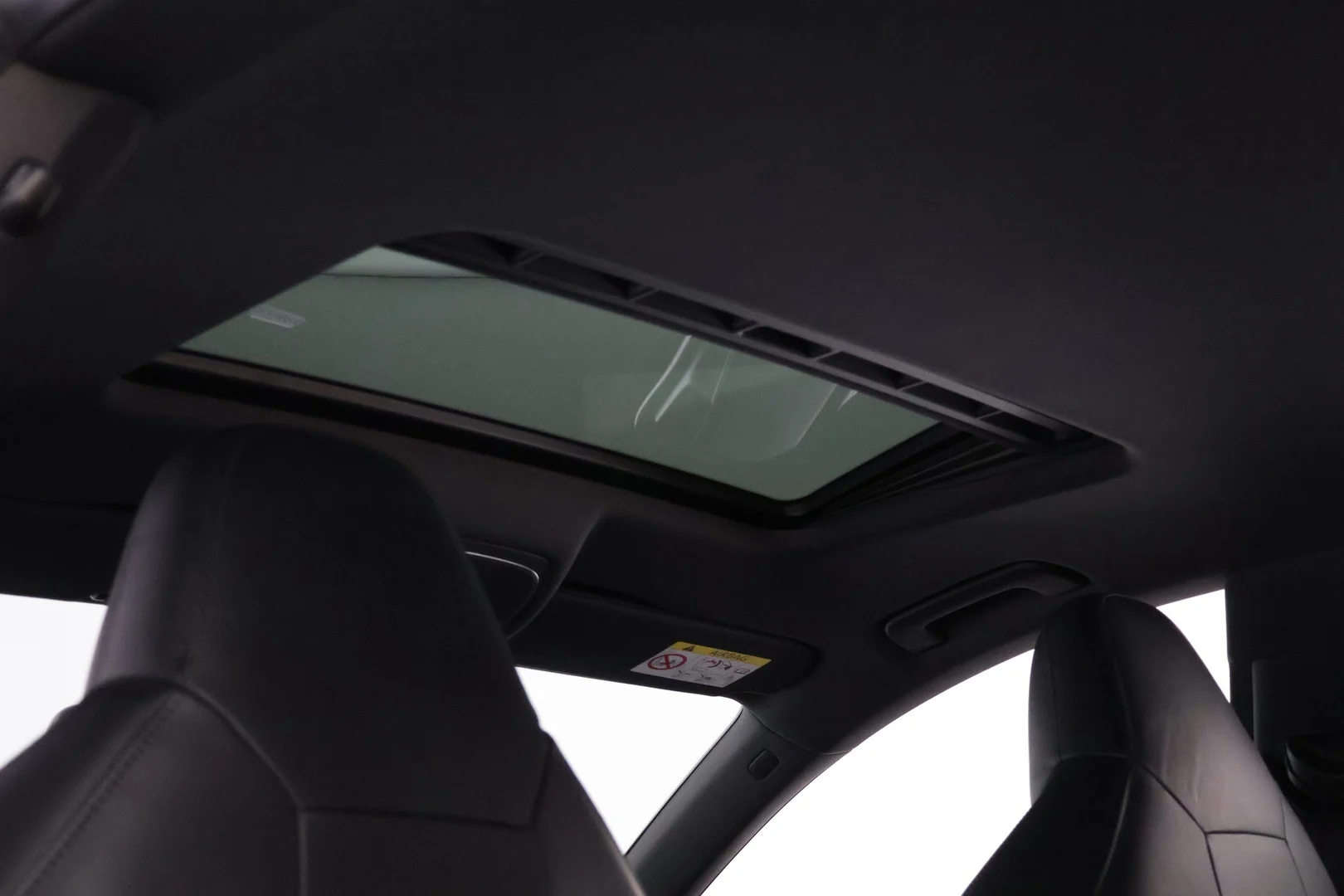Car Image - 1KIWYy40vI8KJe6lNGoldi