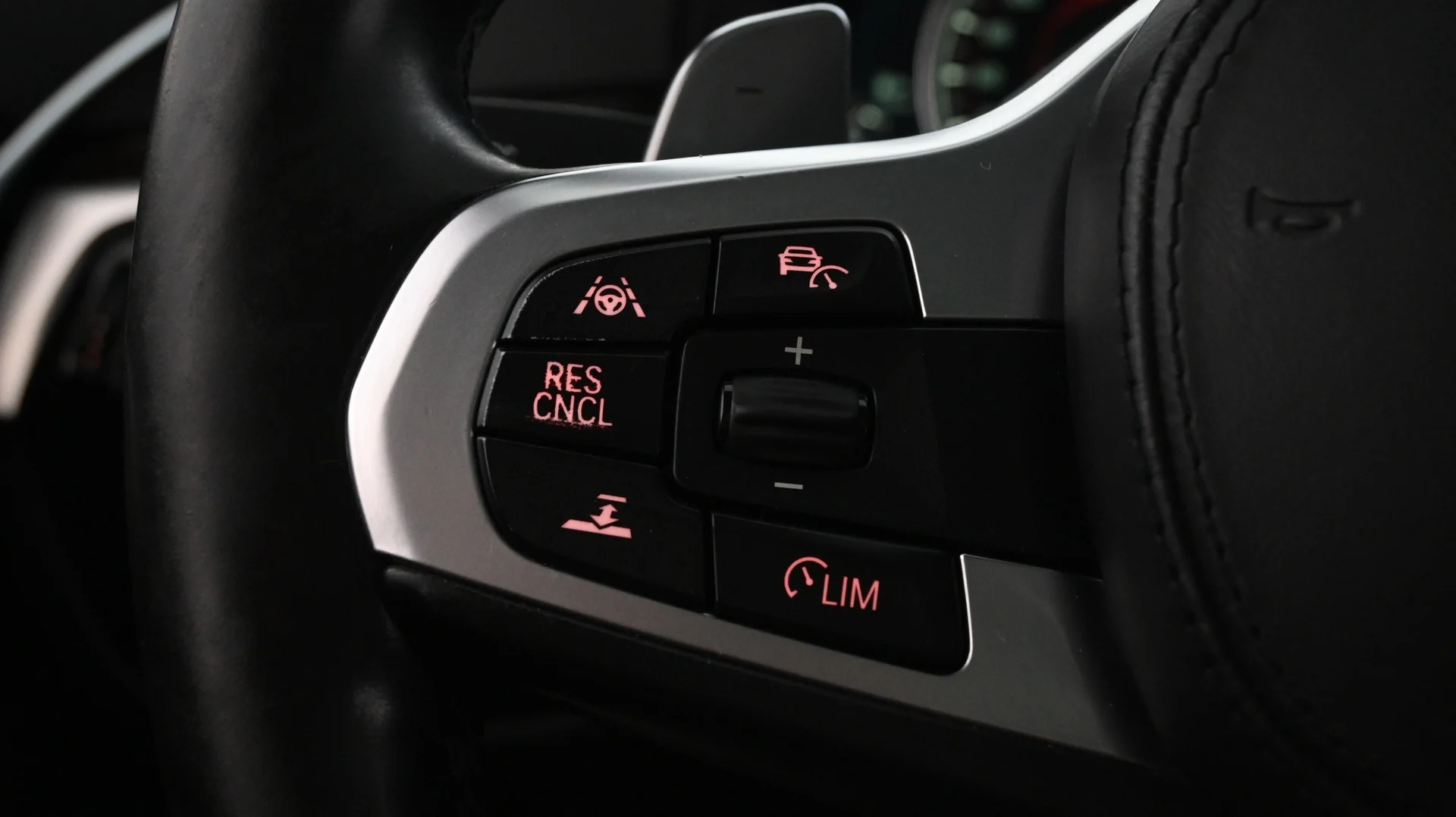 Car Image - L40N8leRi4Gh4MzfC8IdG
