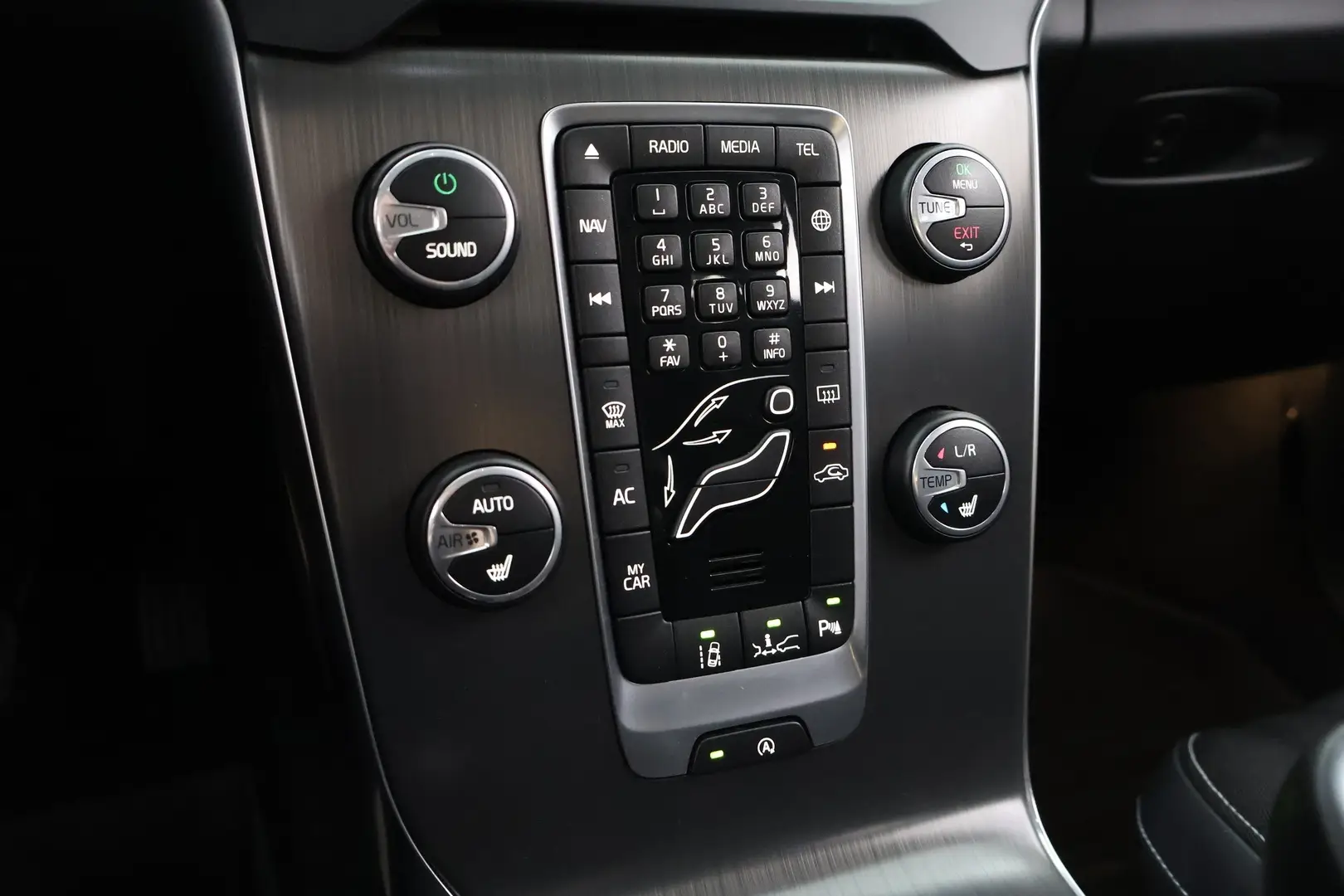 Car Image - Wg8SudLzlc9snLSM6mHfs
