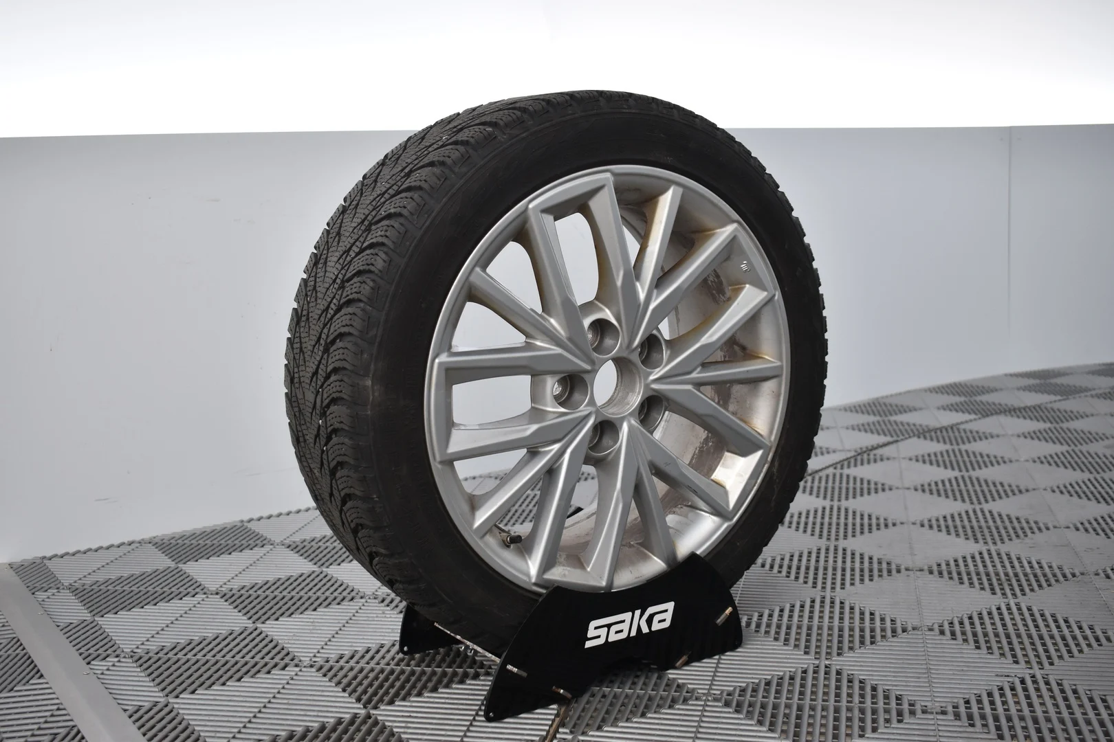 Car Image - 4LoDXjmryz5hBSBtWZL4MJ