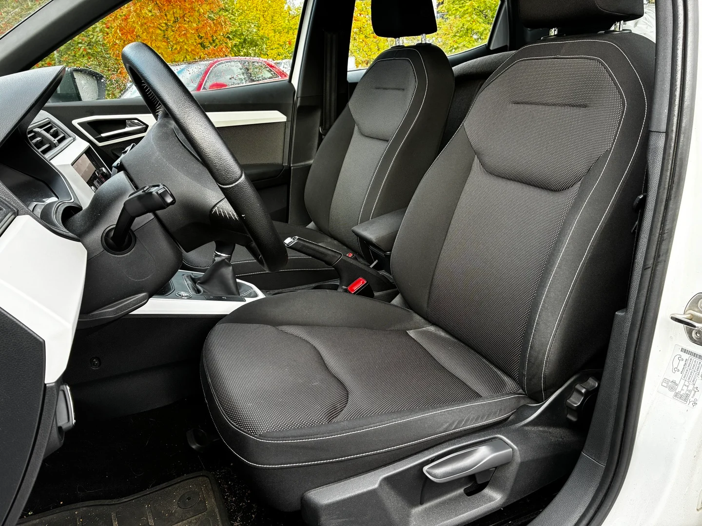 Car Image - 5DlgNOVCtUfijwInAOyh4P