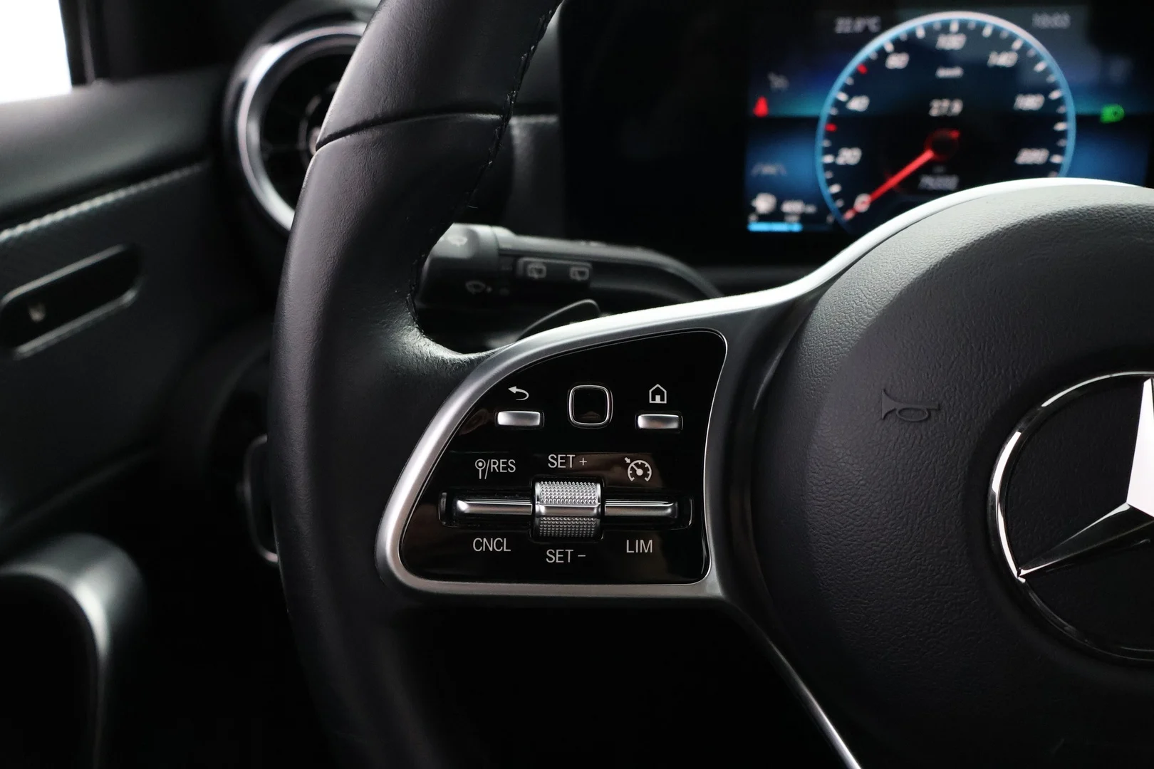 Car Image - 76dRhG1xkOKVwII6nL3oFS