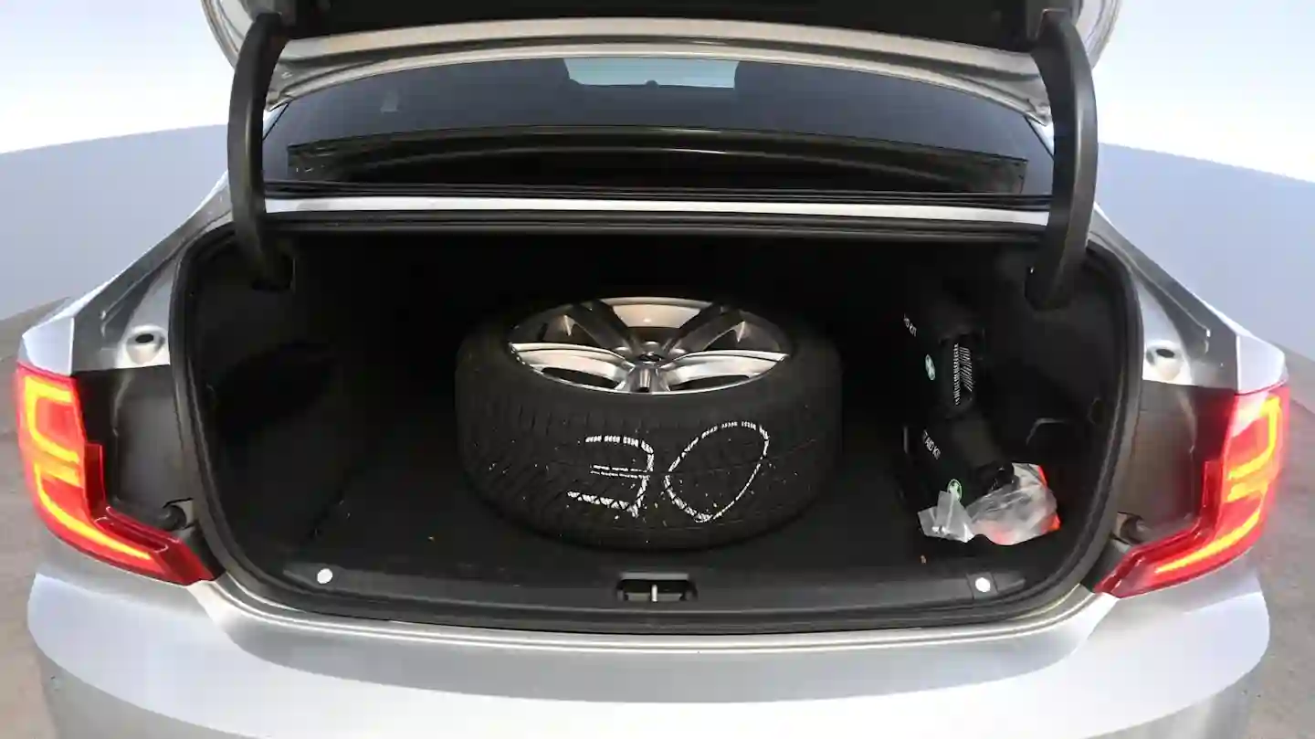 Car Image - GiMbuYobyxQC3NUb0mGVy