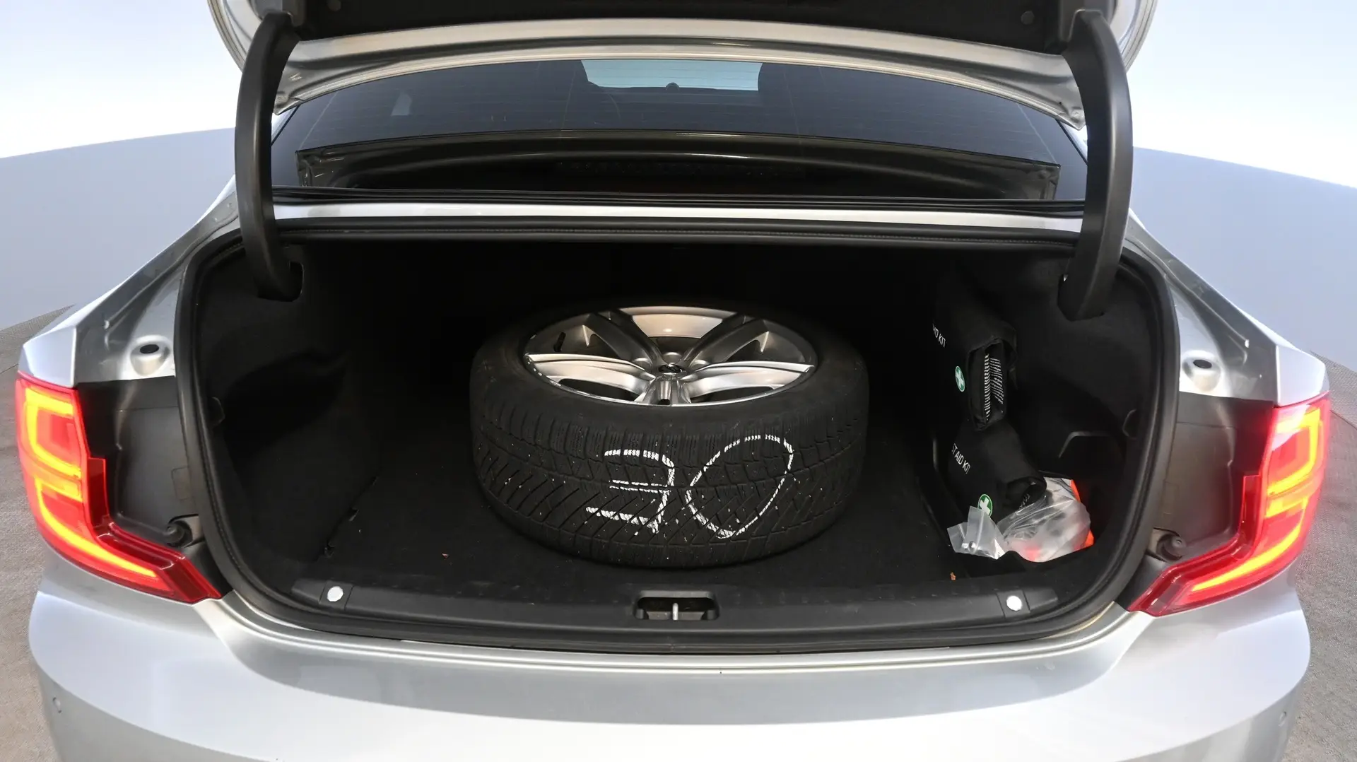 Car Image - GiMbuYobyxQC3NUb0mGVy