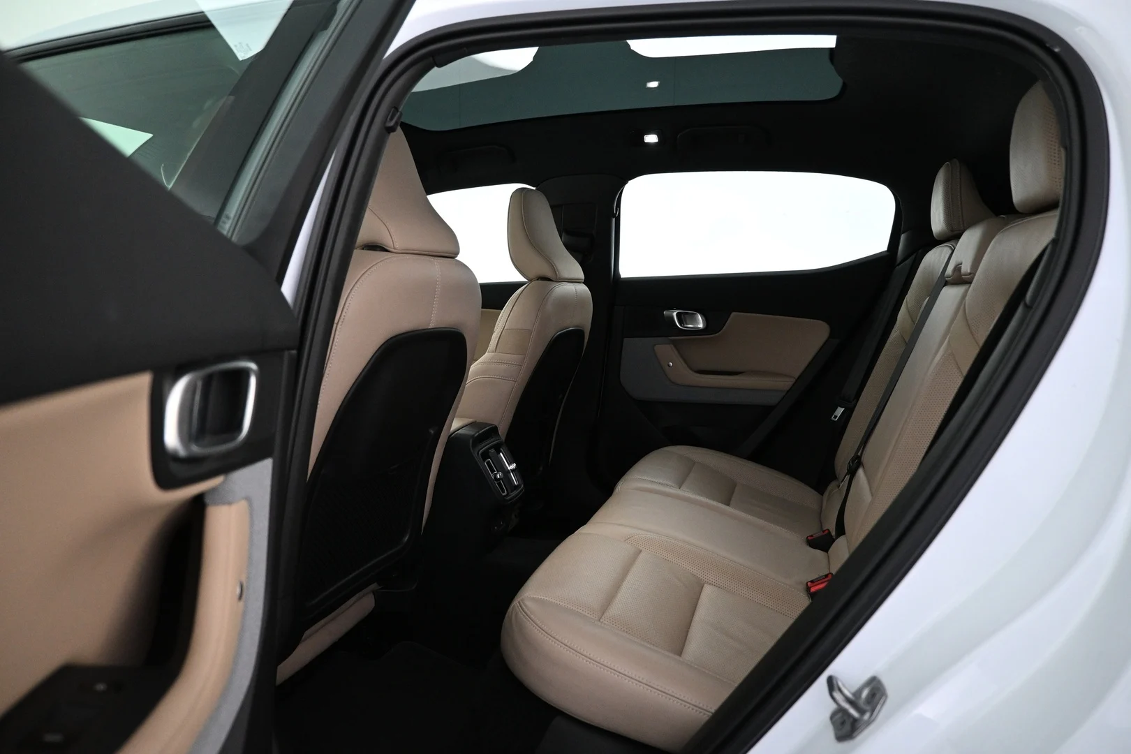 Car Image - 6smSkwPZG0Uk9RfwOF06lB