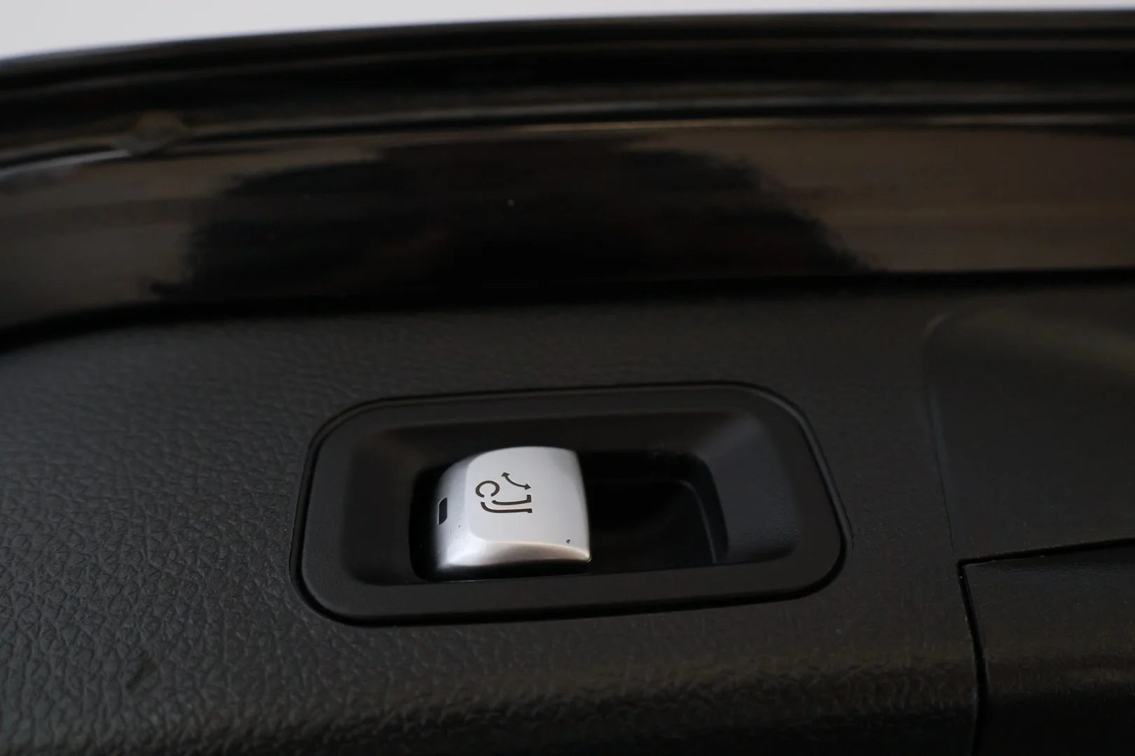 Car Image - 7pFAVCjzOAs8F6MB7gEWs0