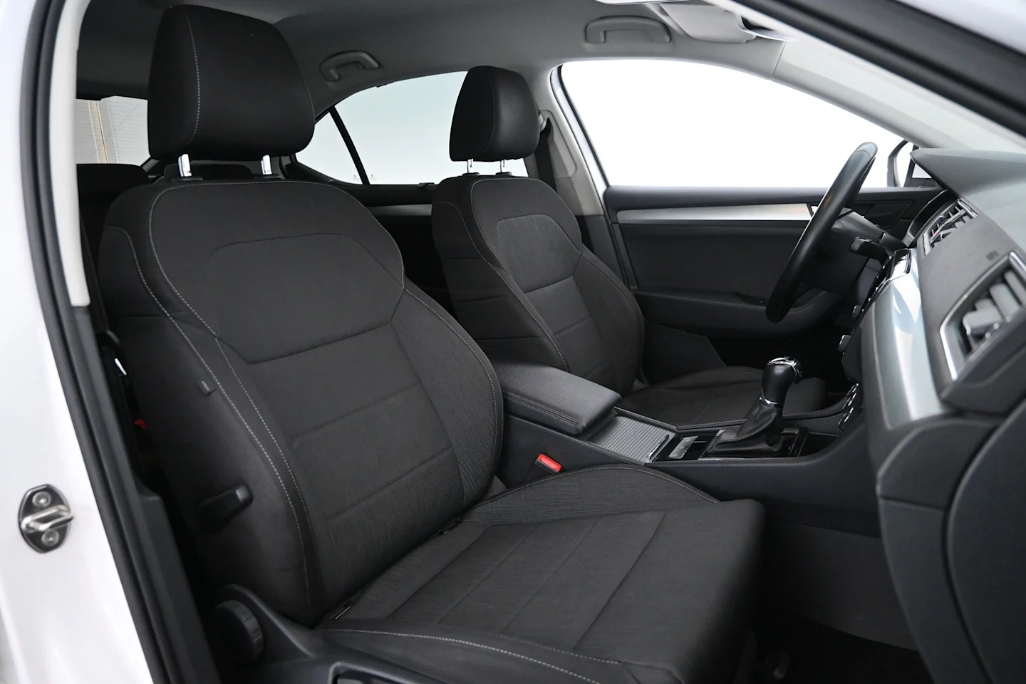 Car Image - Y8fldEjNj3dqZ7ToSERkc