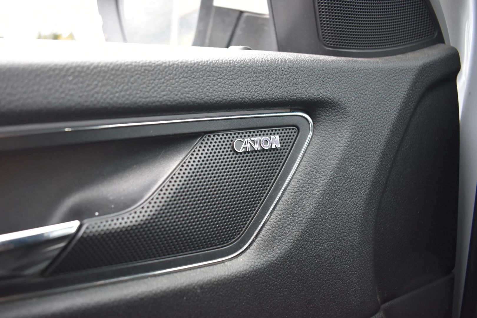 Car Image - 5hLoFwjJbZWoS6aWXnRJw1
