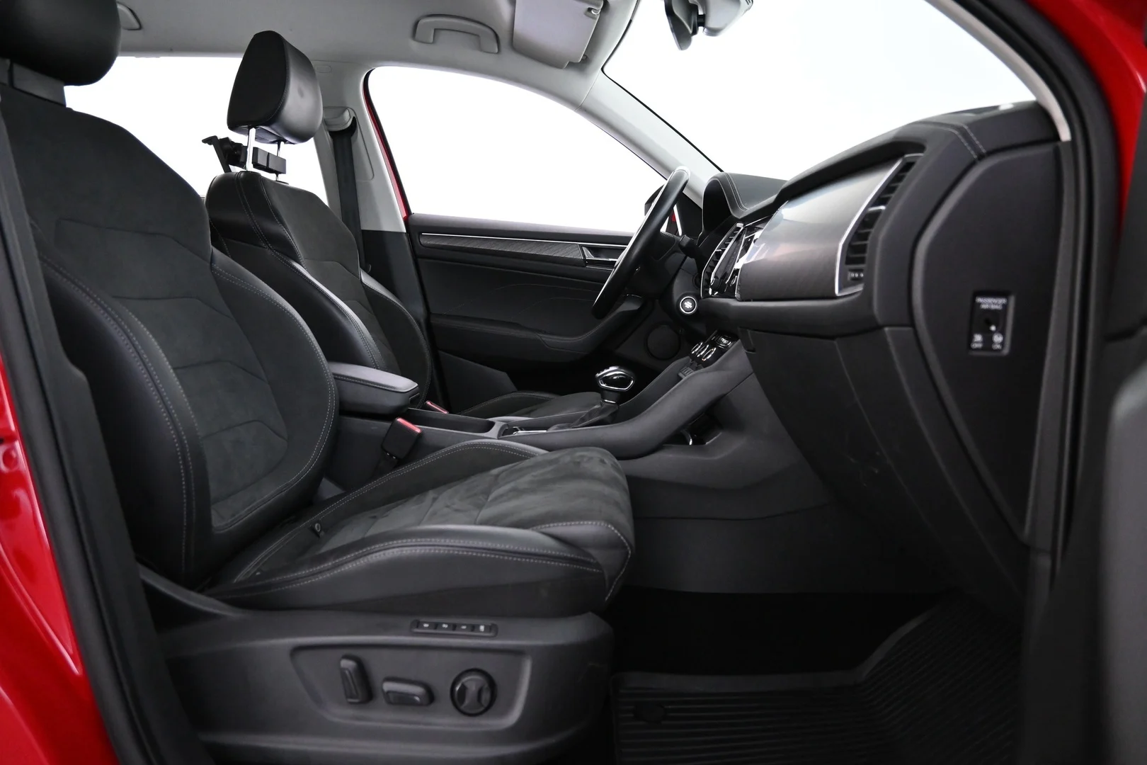 Car Image - 1DeC7EYuHEr5F3l9x06Oos