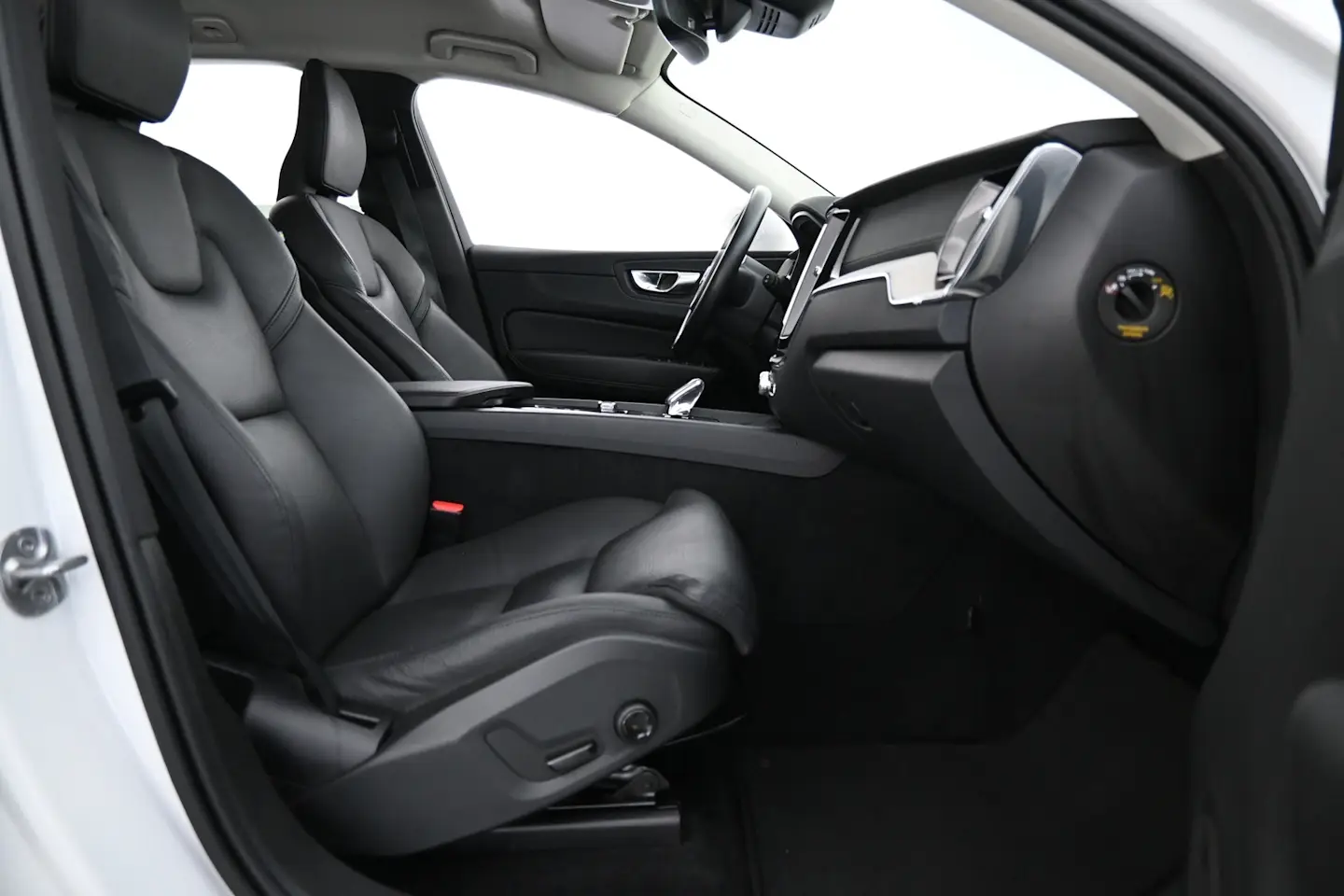Car Image - m2boAQbSxQxH1pFwrENaH