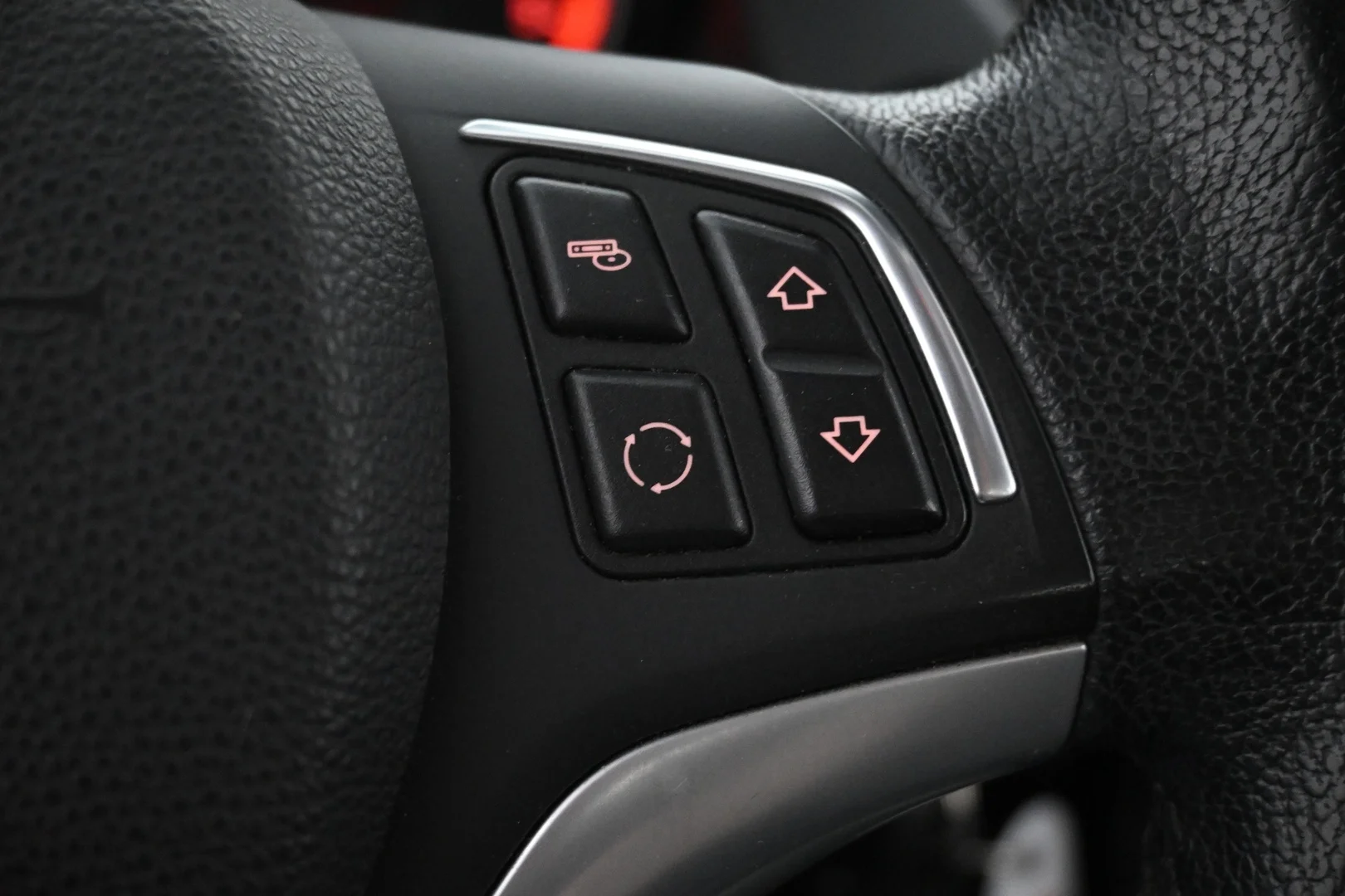 Car Image - 1cPfhNLb6ttVaW7sIrtE0i