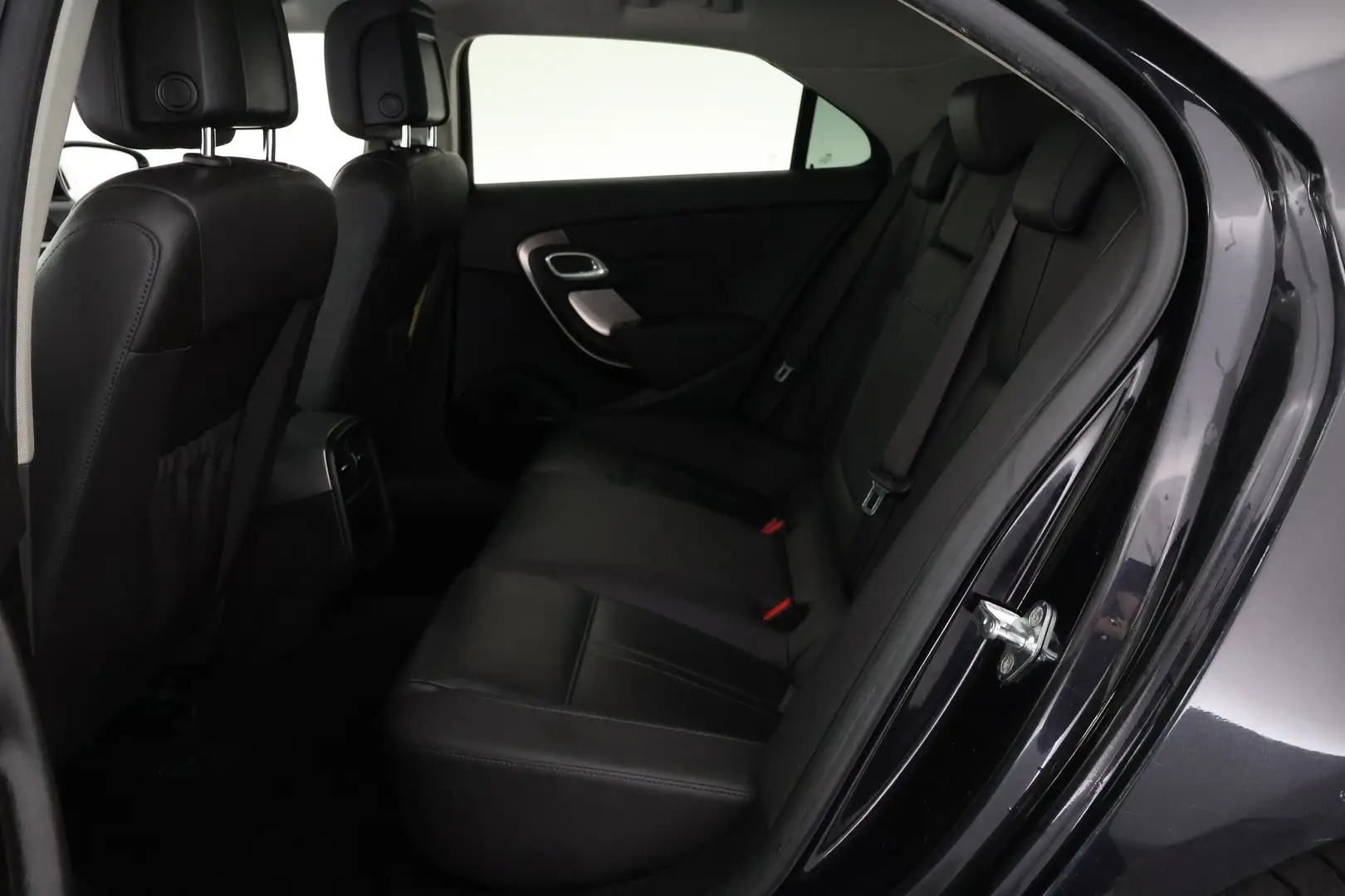 Car Image - 1aKUHnX1JDkFvxR7H8yOoL