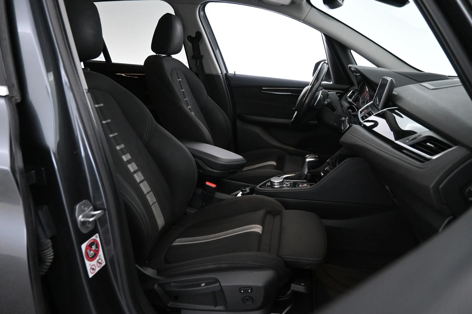 Car Image - 4HpfgcV75Uz6UPLePV3tfJ