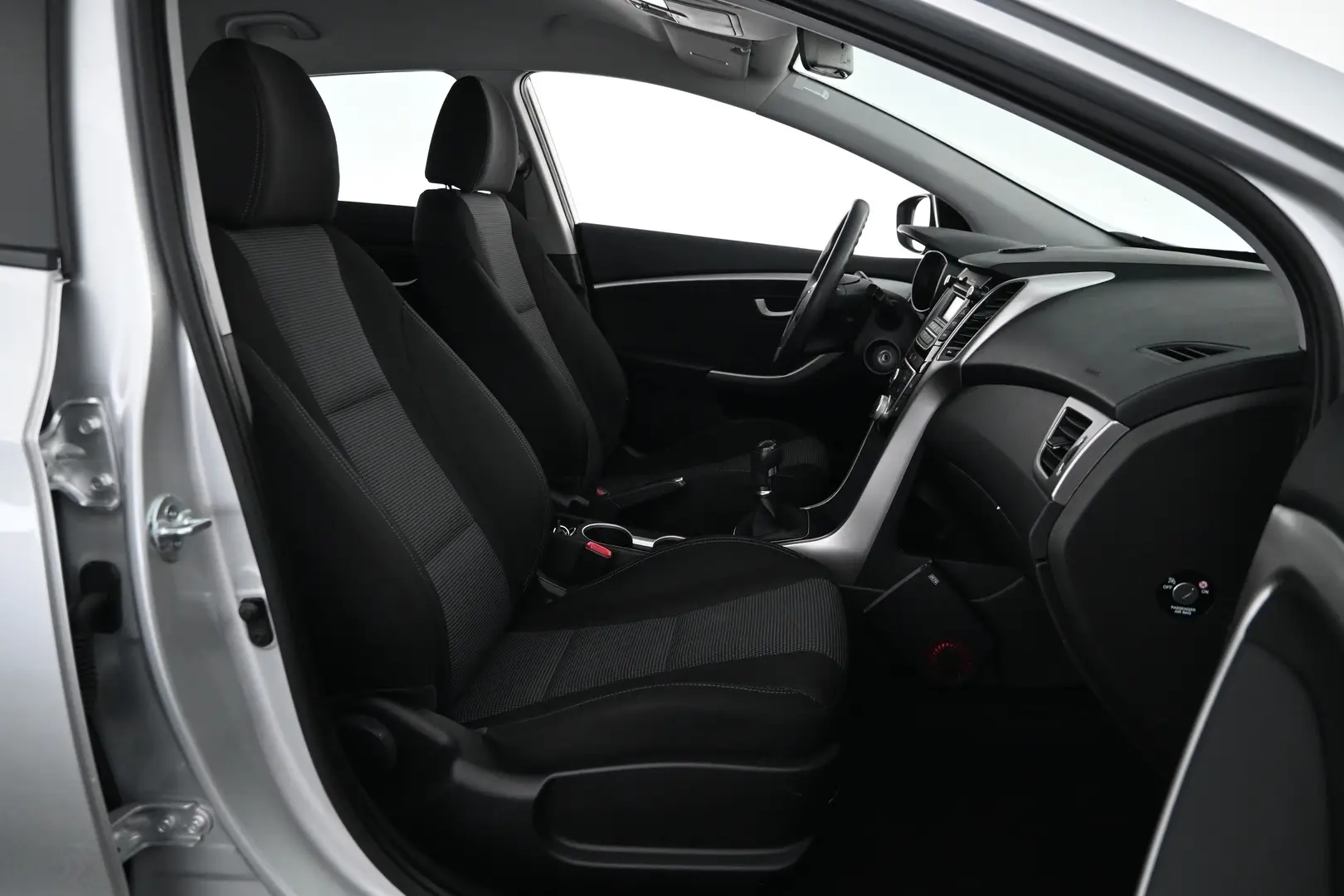 Car Image - 74uA31mwC69ItRJSgbyE29