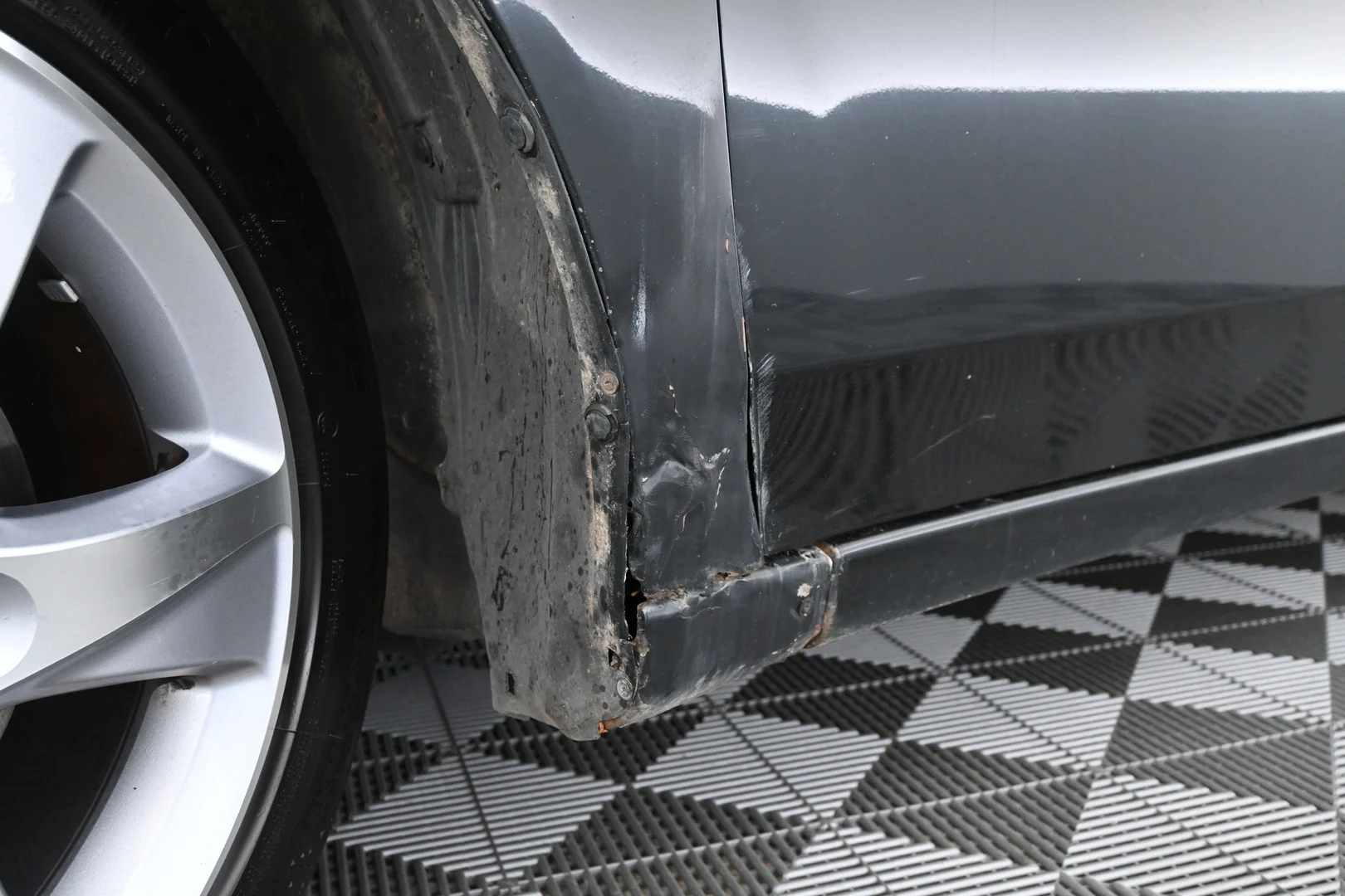 Car Image - 1eaCaY20Fm7yLA5C3eZwJQ