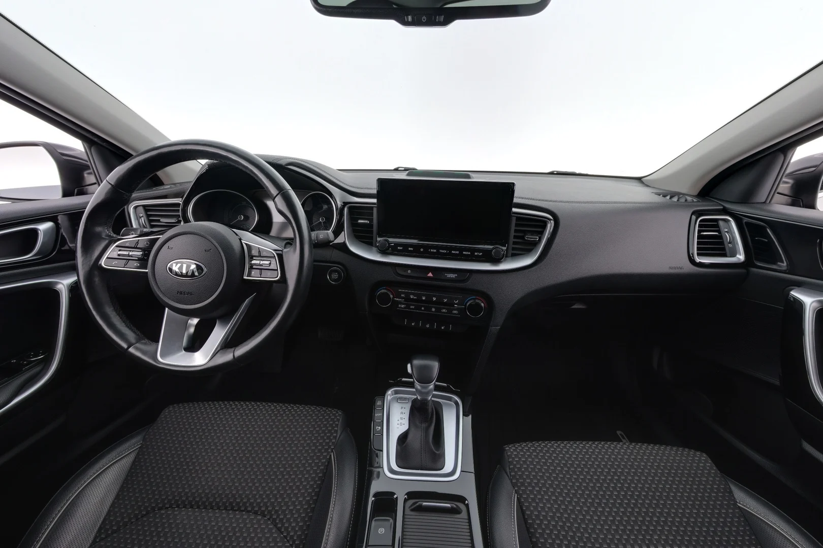 Car Image - 3hv1tO3MxUXzs8tGpabA73