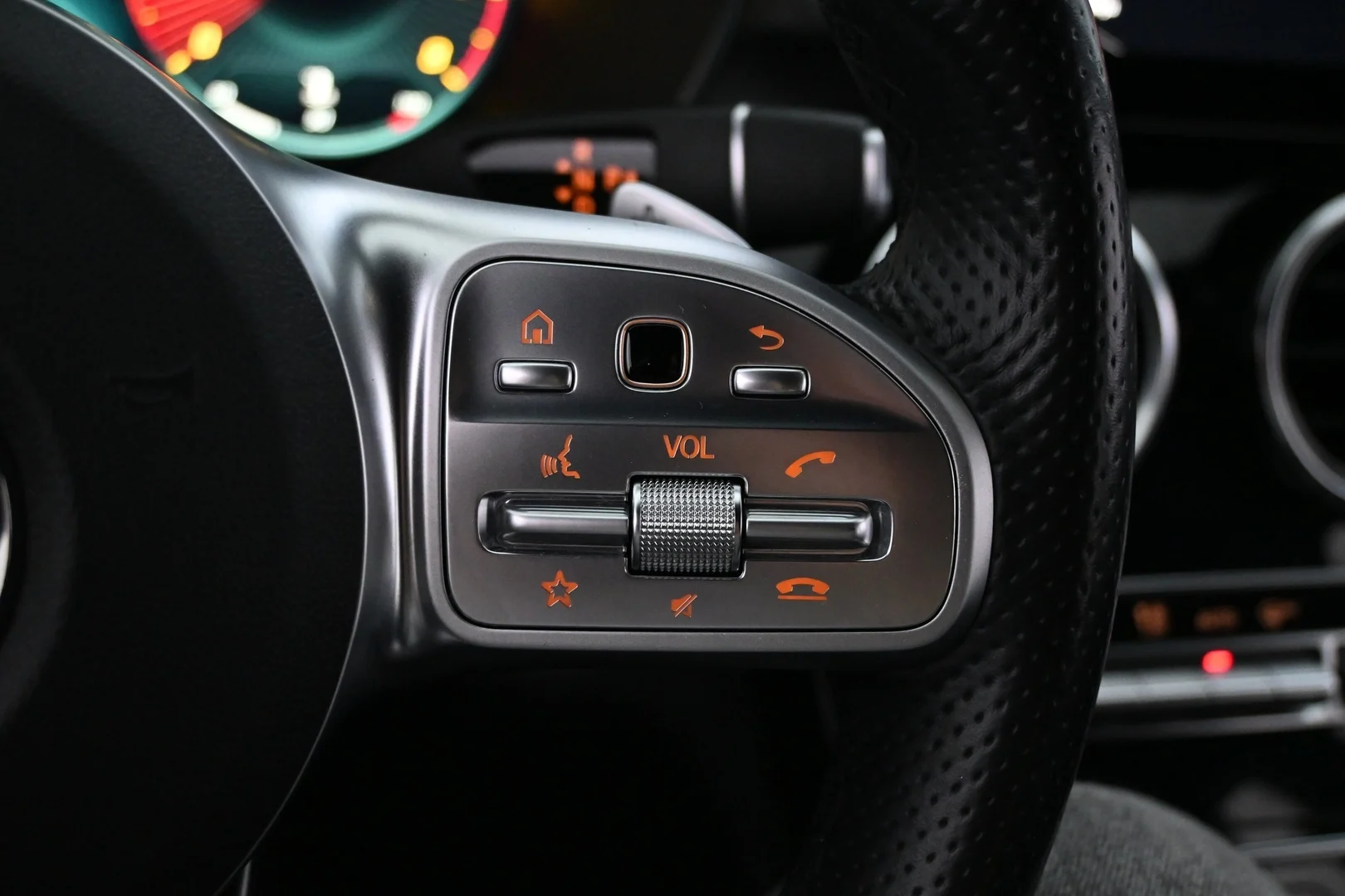 Car Image - Bq1fXrroIwiYVLooQUcrj