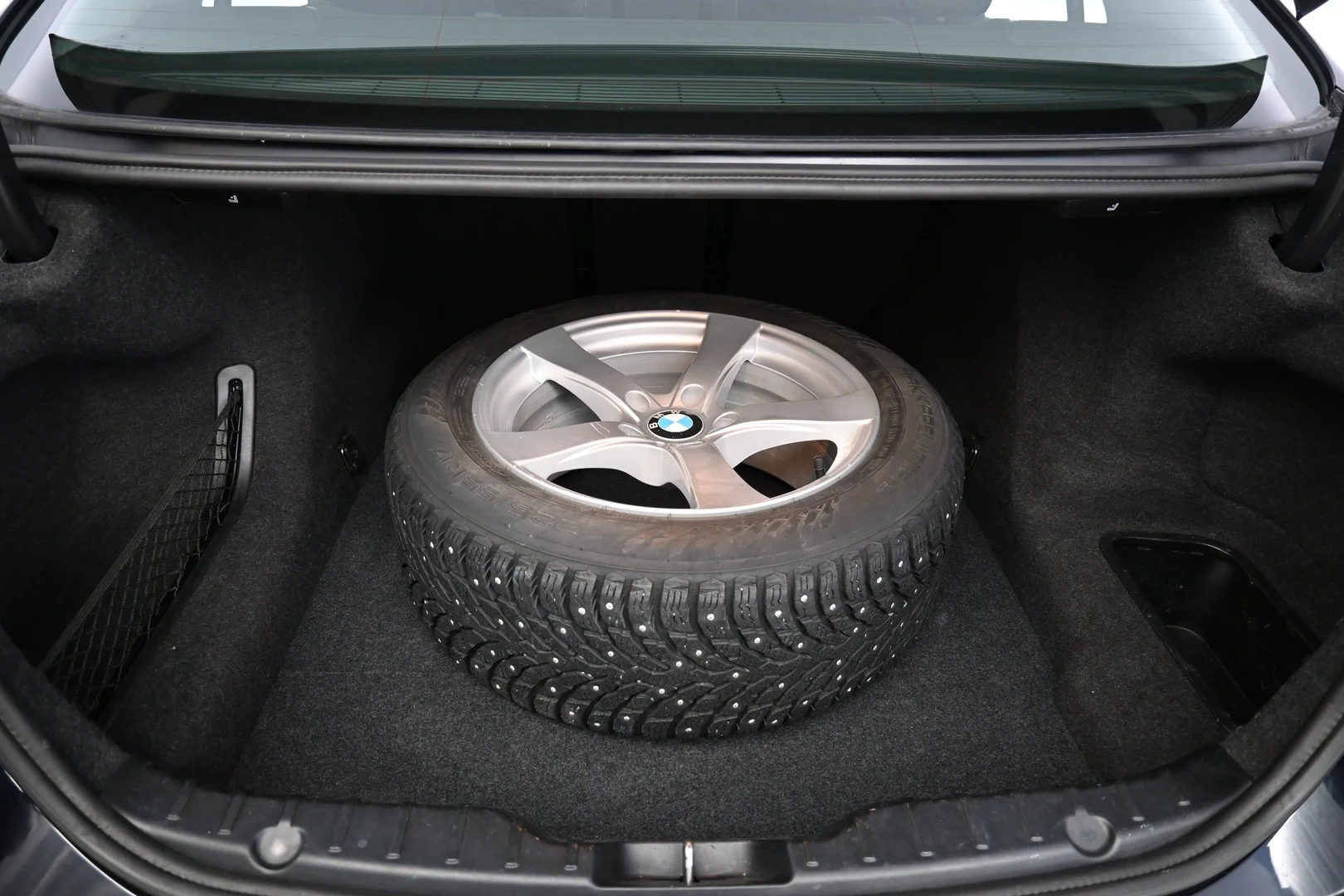 Car Image - 2hdPr7HXHfBBYBGeLmuf8X