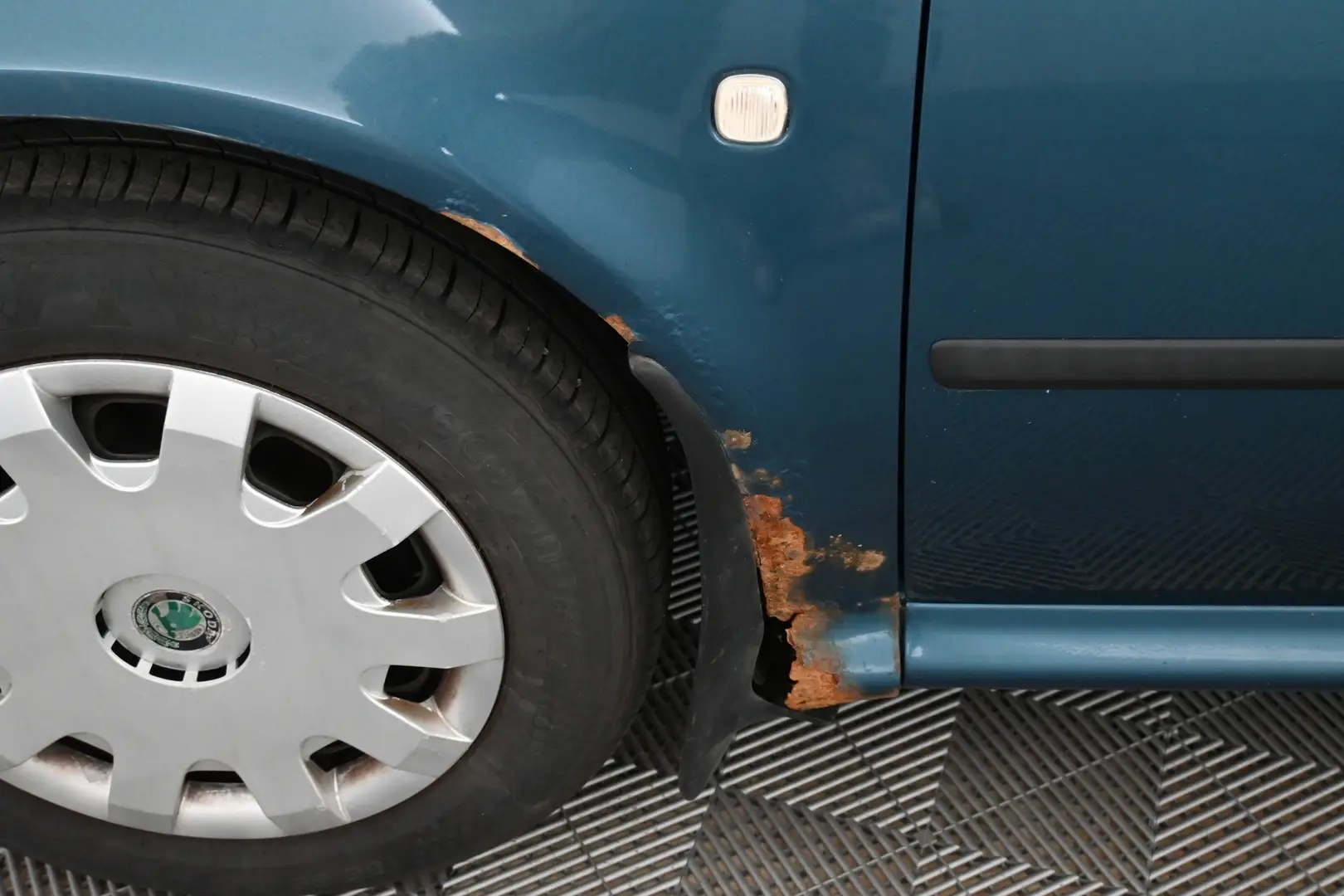 Car Image - 2L0oXsK3APjarkPiTFpnpW