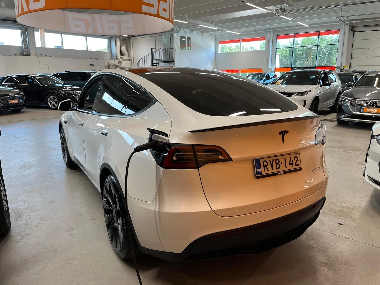 Car Image - 5oSOZihCaFeat40y8xxtQY