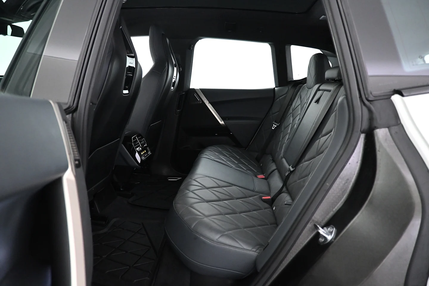 Car Image - 4MZTgLdLMP5NDEuhtI9ymm