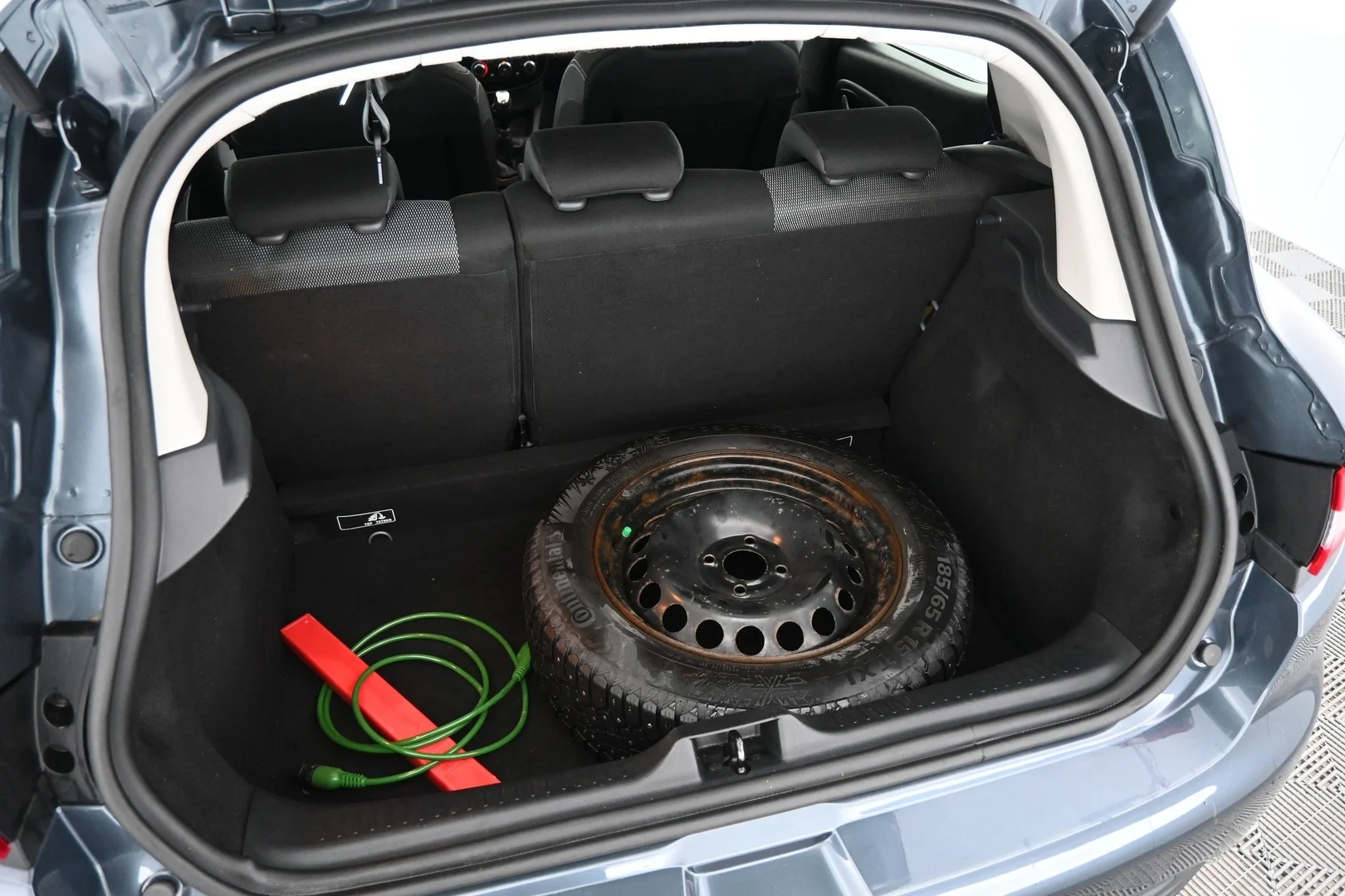 Car Image - 4lc3JHY4OjFWhQKASJWBCS