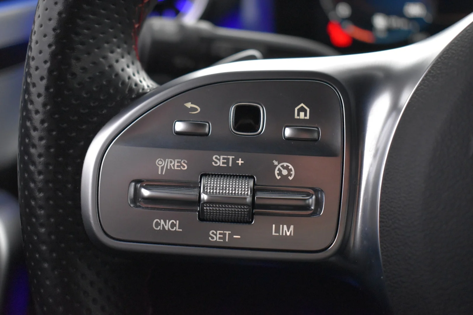 Car Image - 65i1ArUqrD26i5Yop890DL