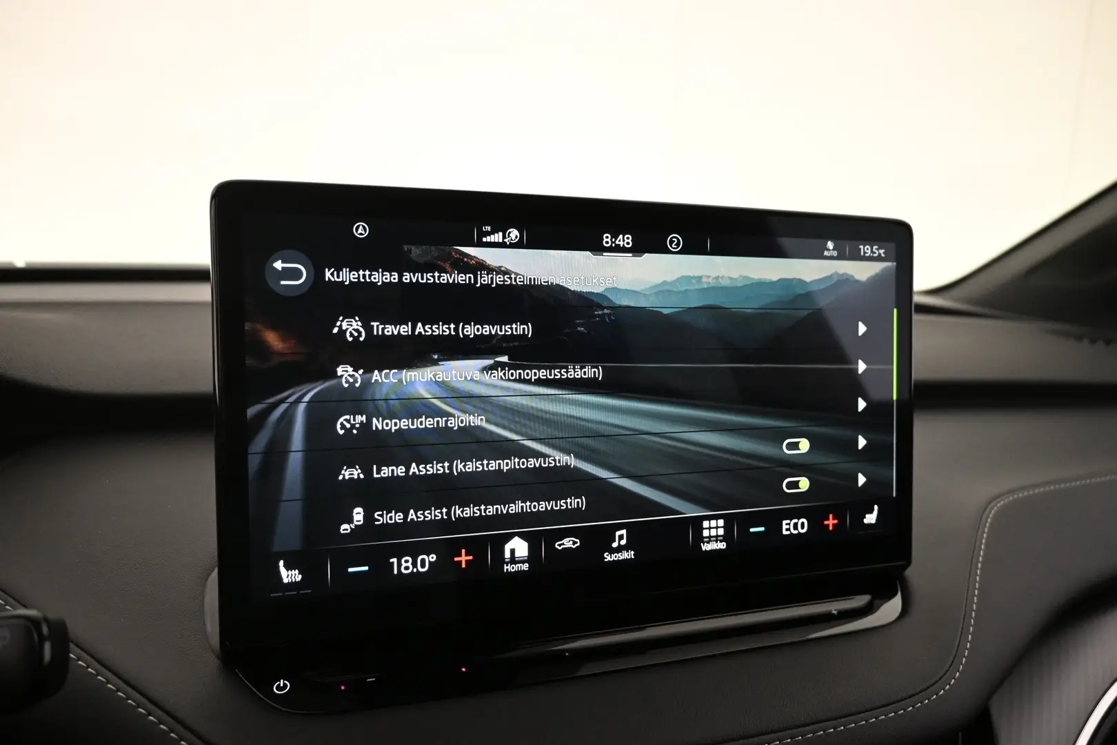 Car Image - 2qfBWiQ6hSw28B8N3VtJTc