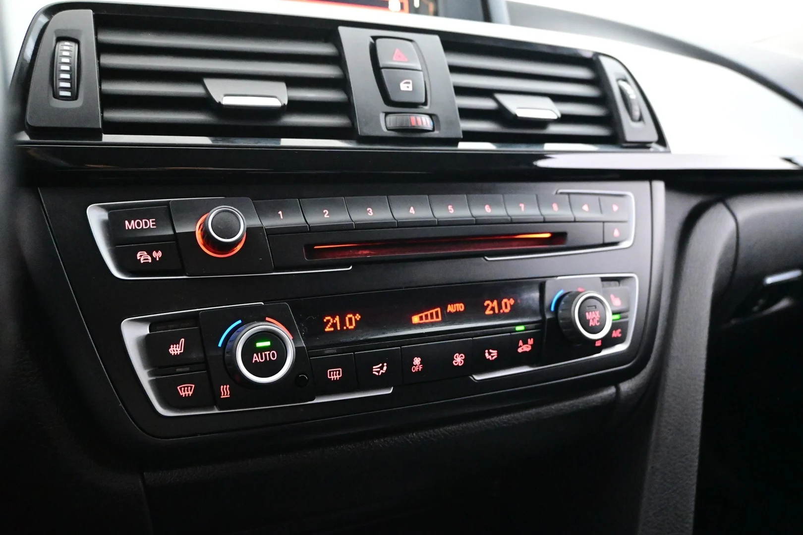 Car Image - 1mJgNUv7tmtBExlt7VLTMT